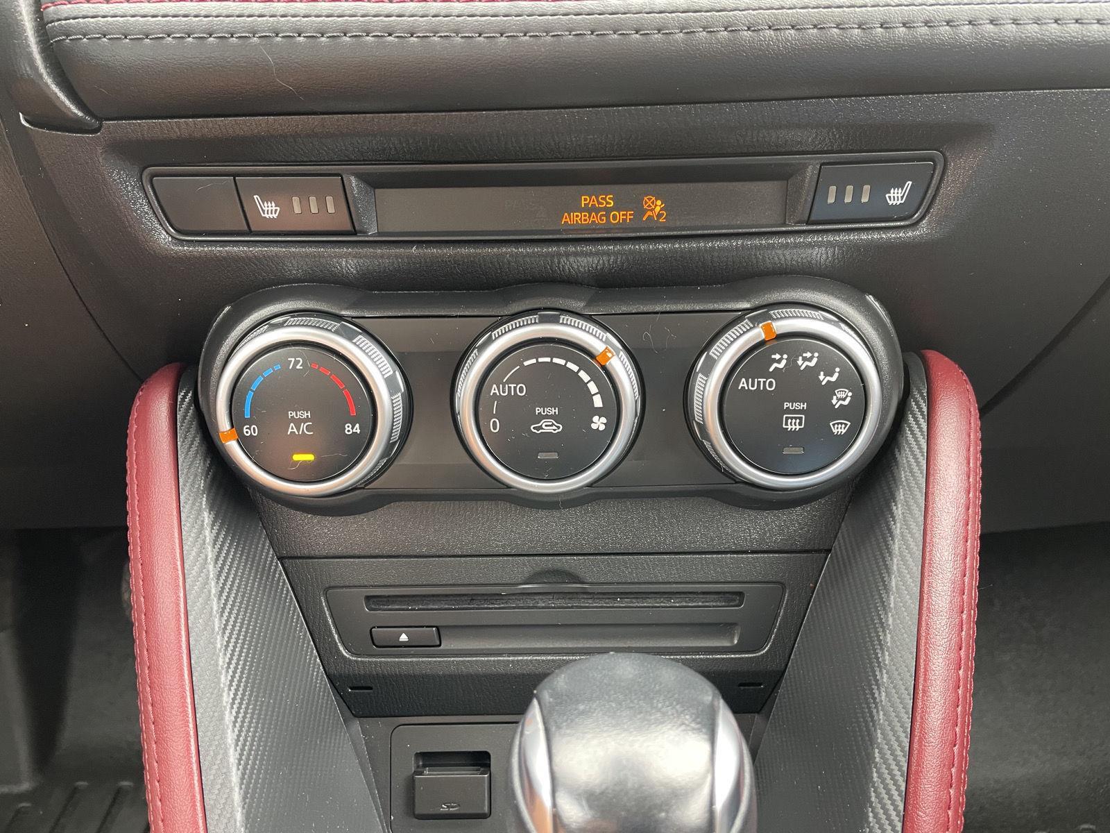 Vehicle photo 25