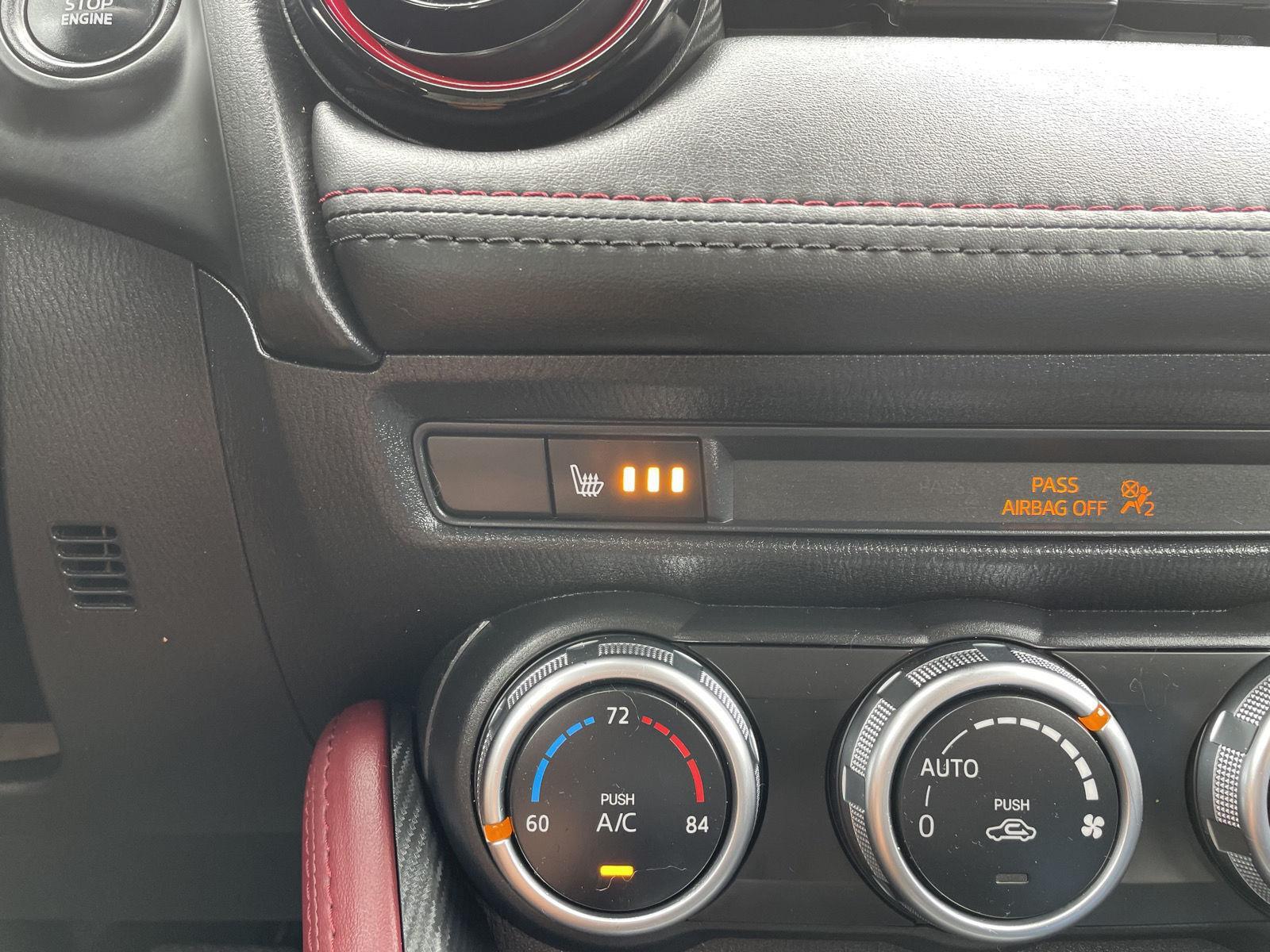 Vehicle photo 26