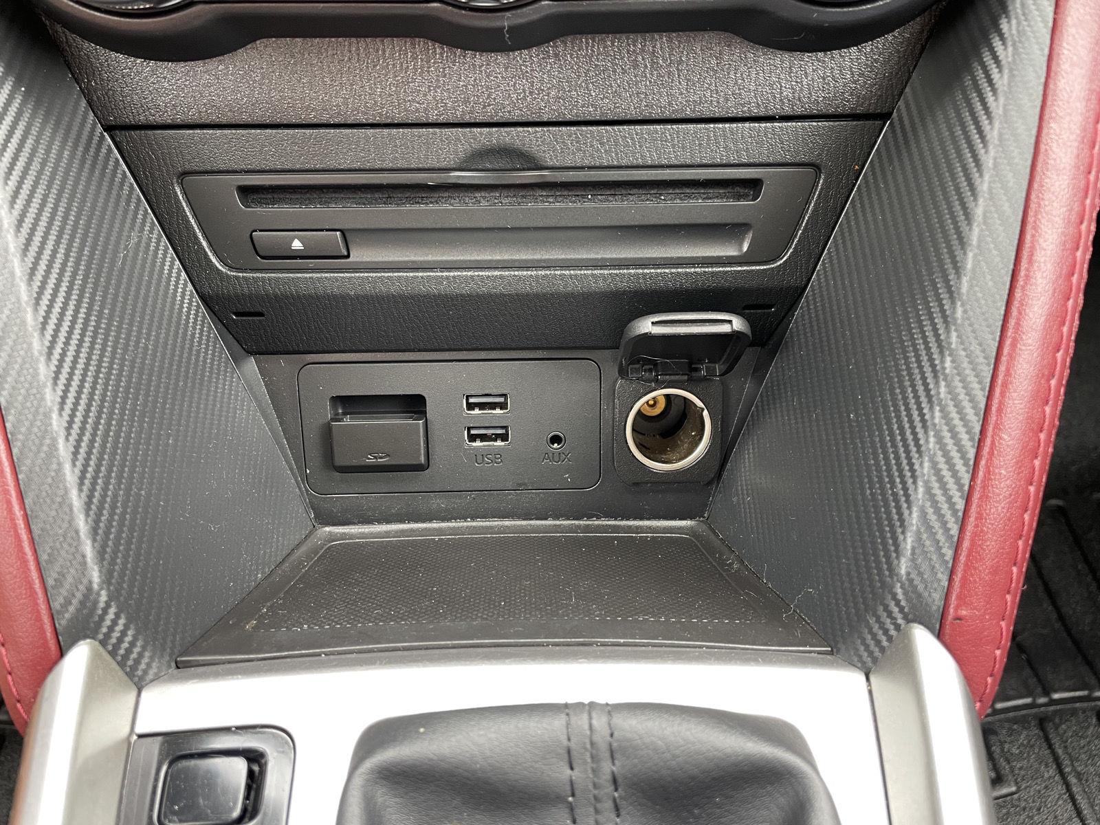 Vehicle photo 27