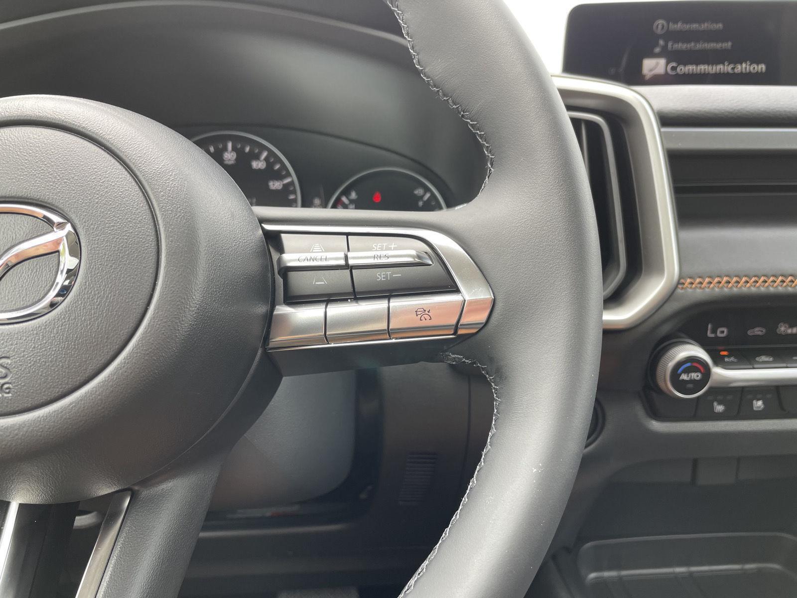 Vehicle photo 13