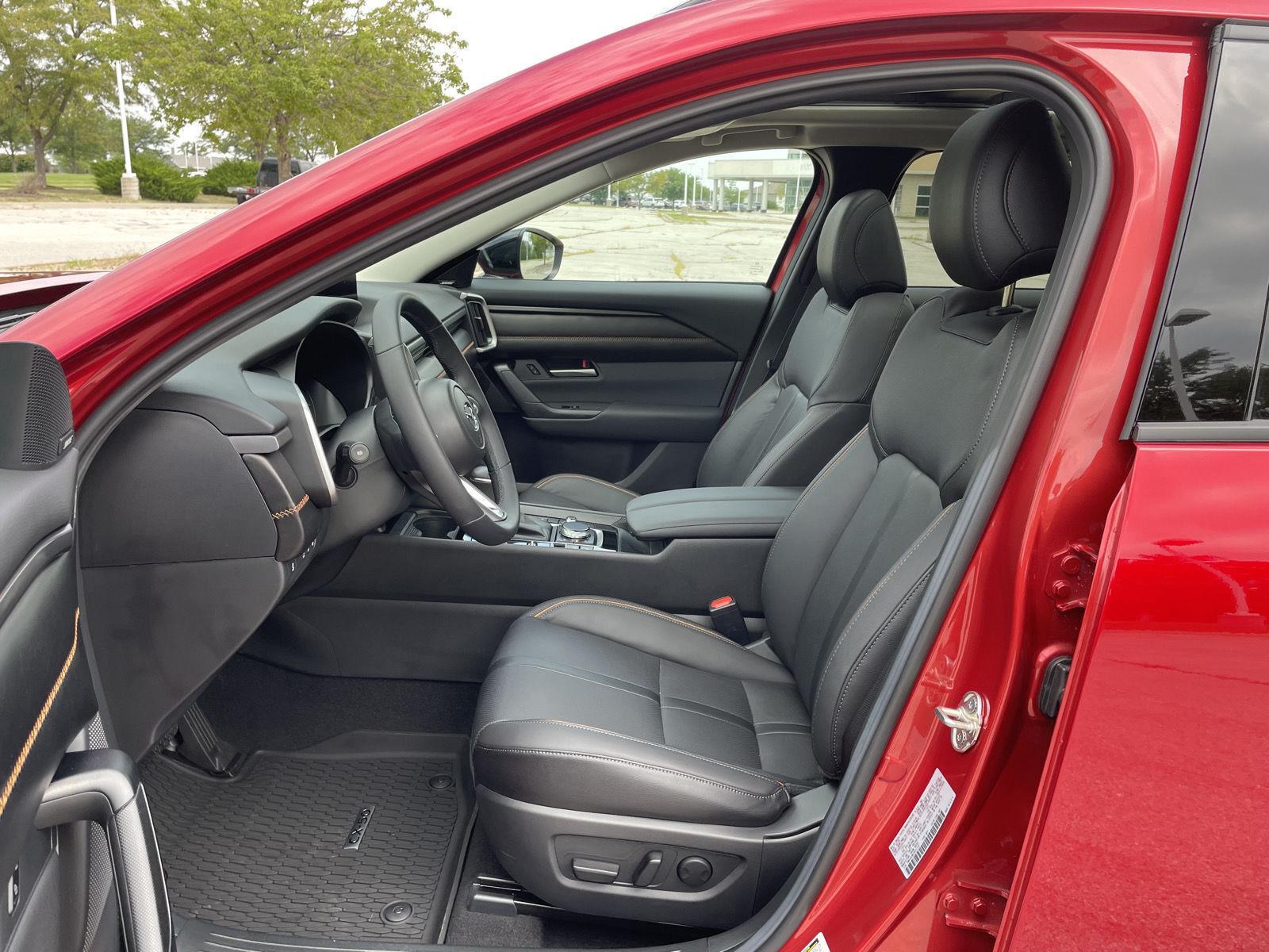 Vehicle photo 16
