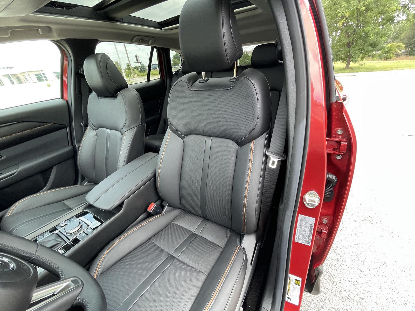 Vehicle photo 17