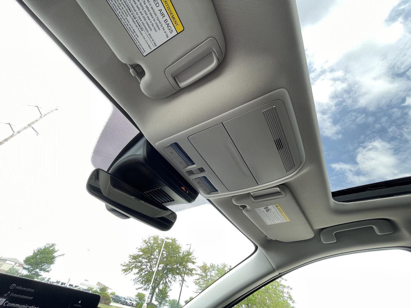 Vehicle photo 20