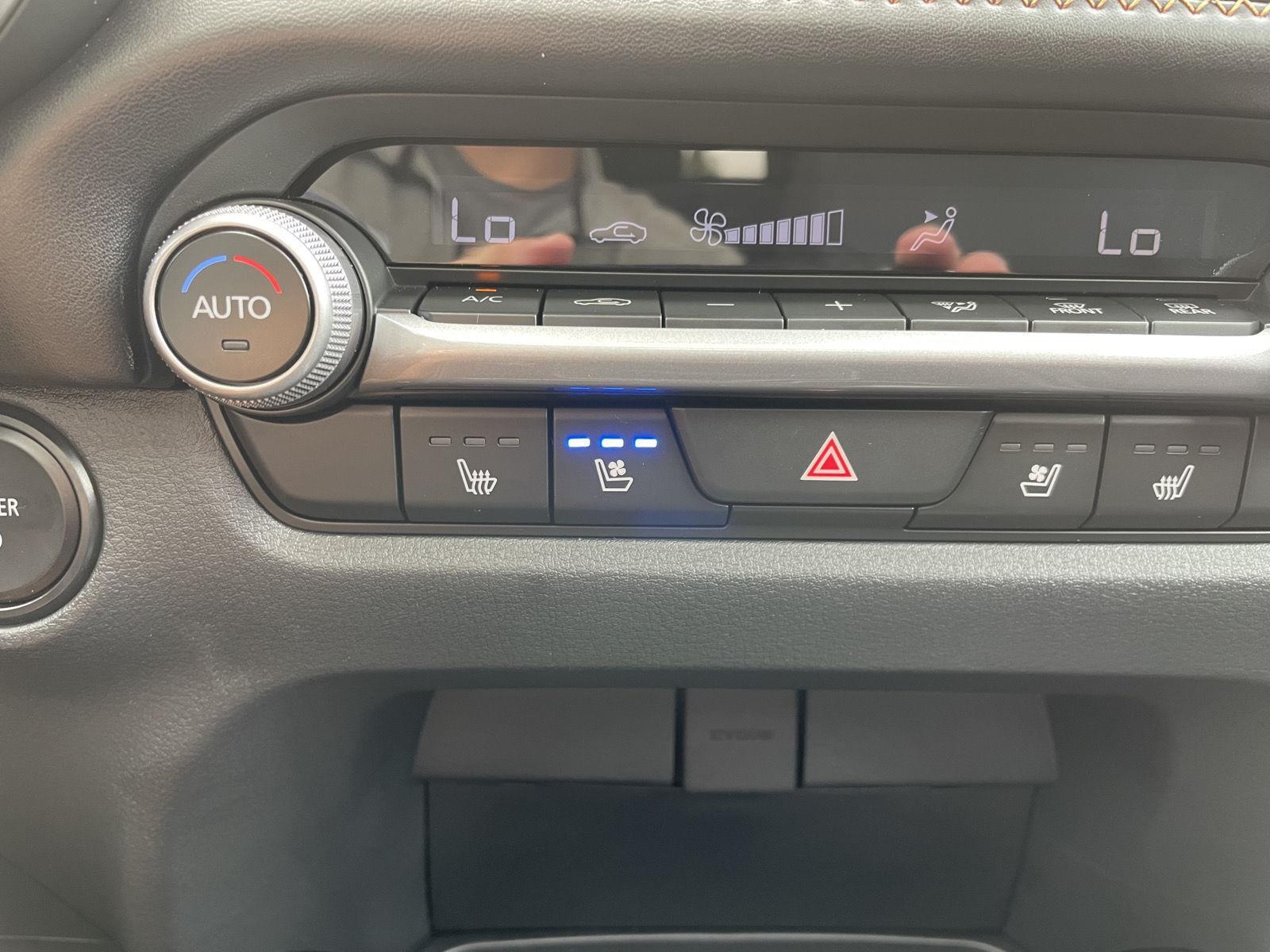 Vehicle photo 27