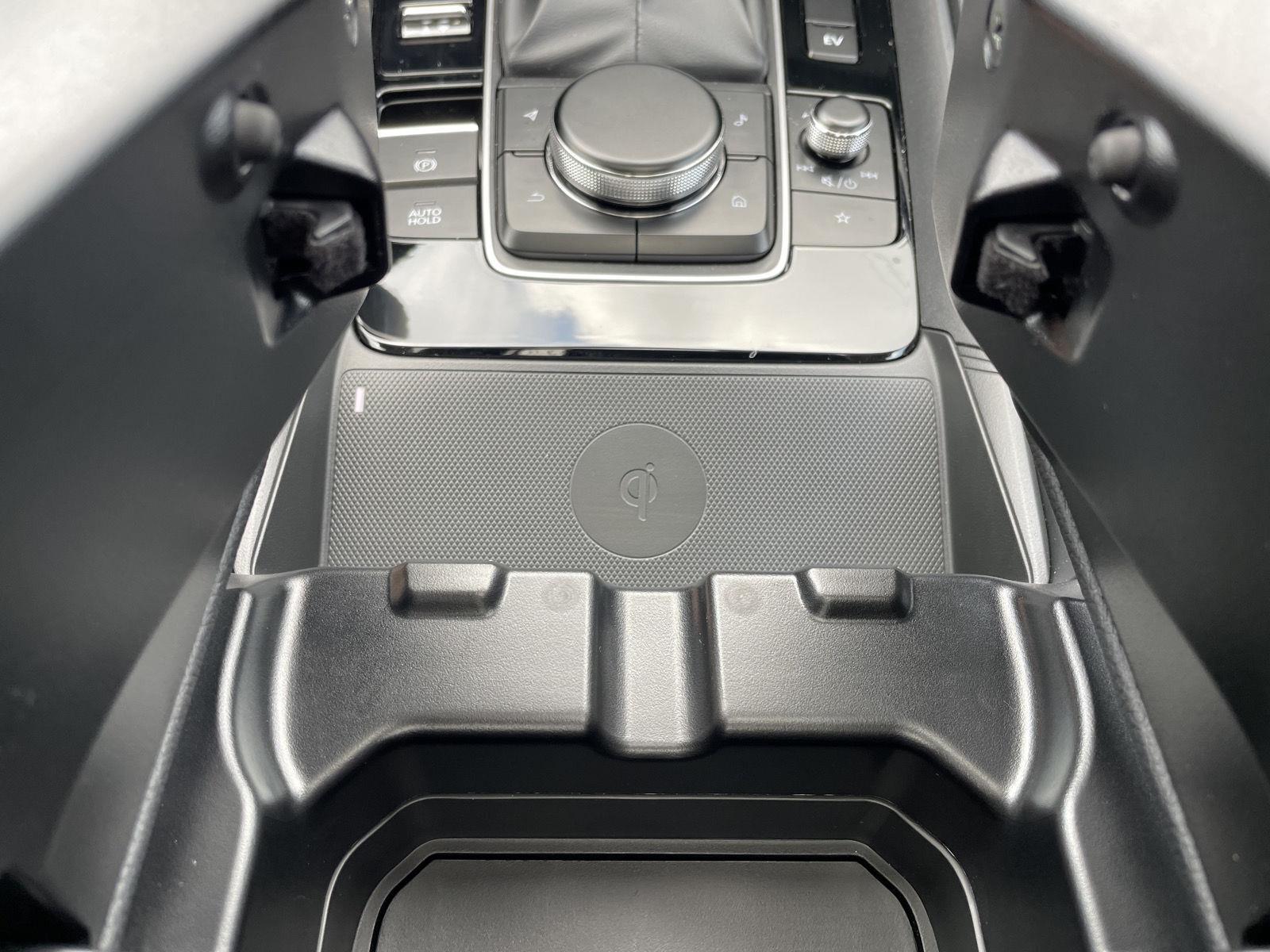 Vehicle photo 30