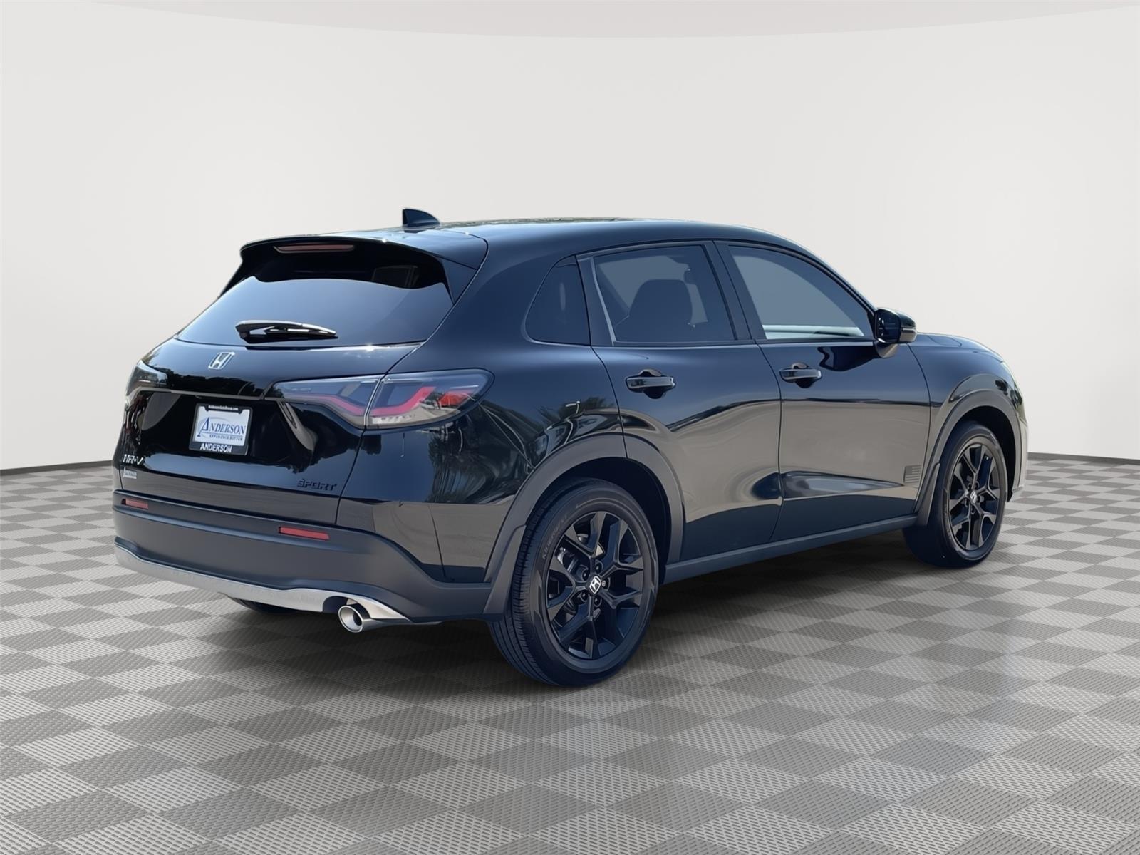 Vehicle photo 7