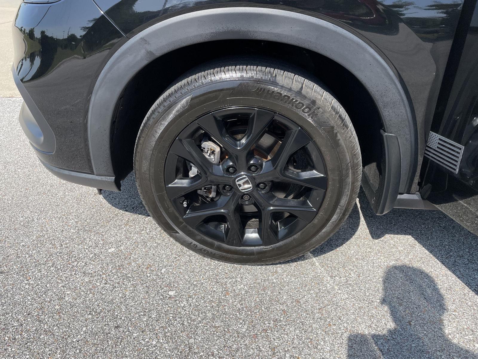Vehicle photo 10