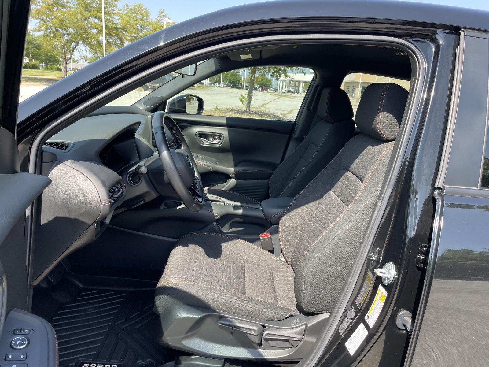 Vehicle photo 17