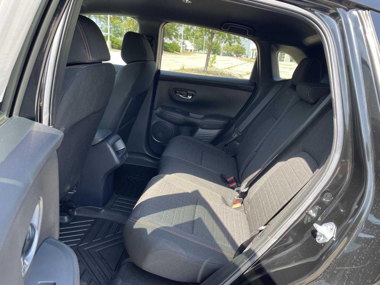 Vehicle photo 20
