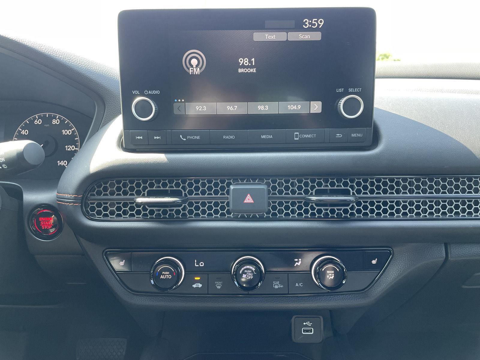 Vehicle photo 22