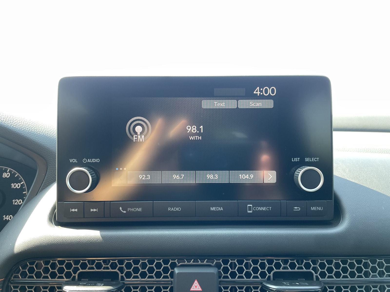 Vehicle photo 25