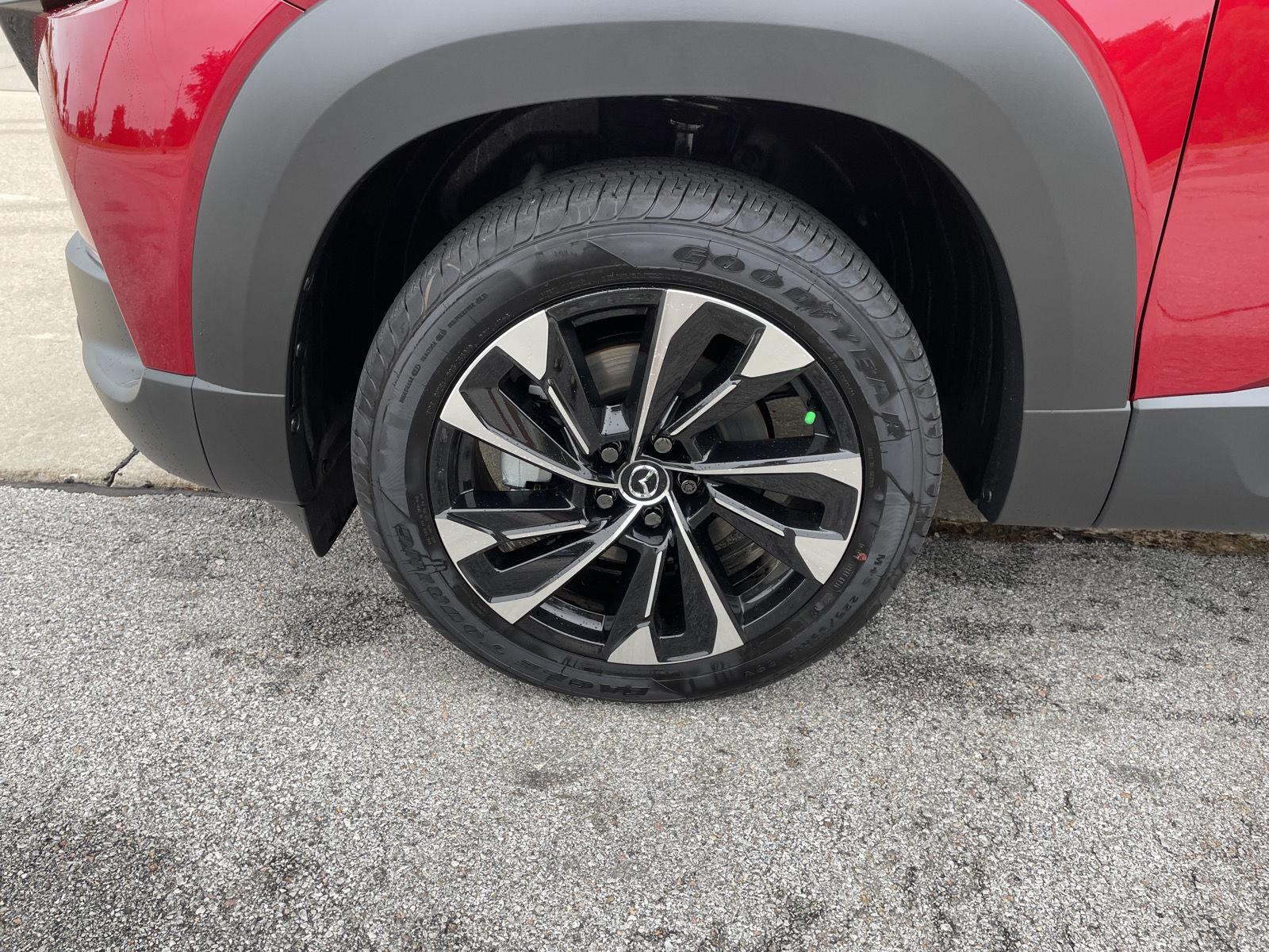 Vehicle photo 10