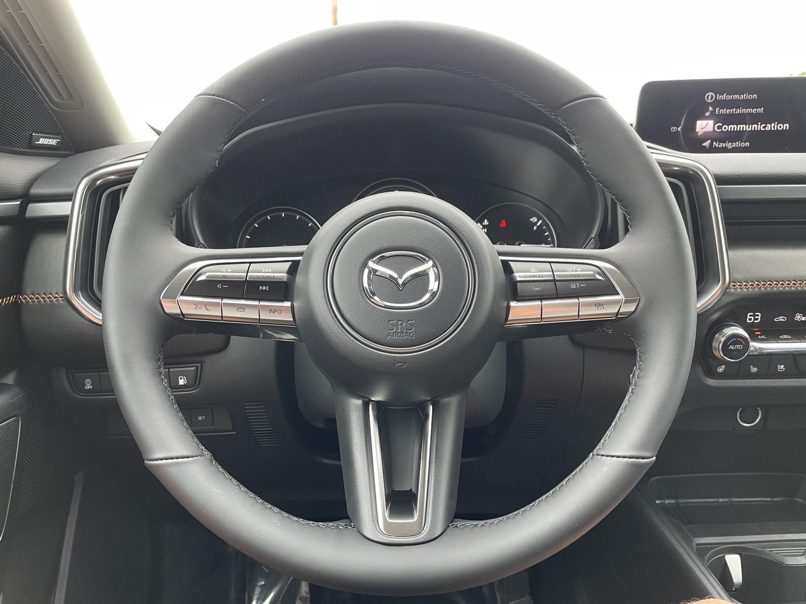 Vehicle photo 11