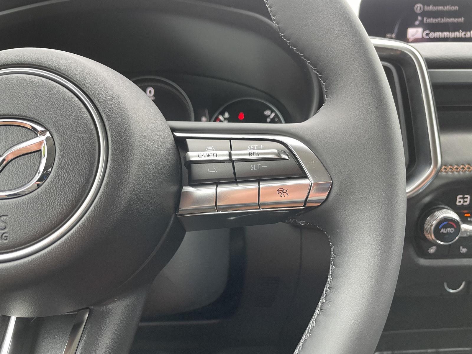Vehicle photo 13