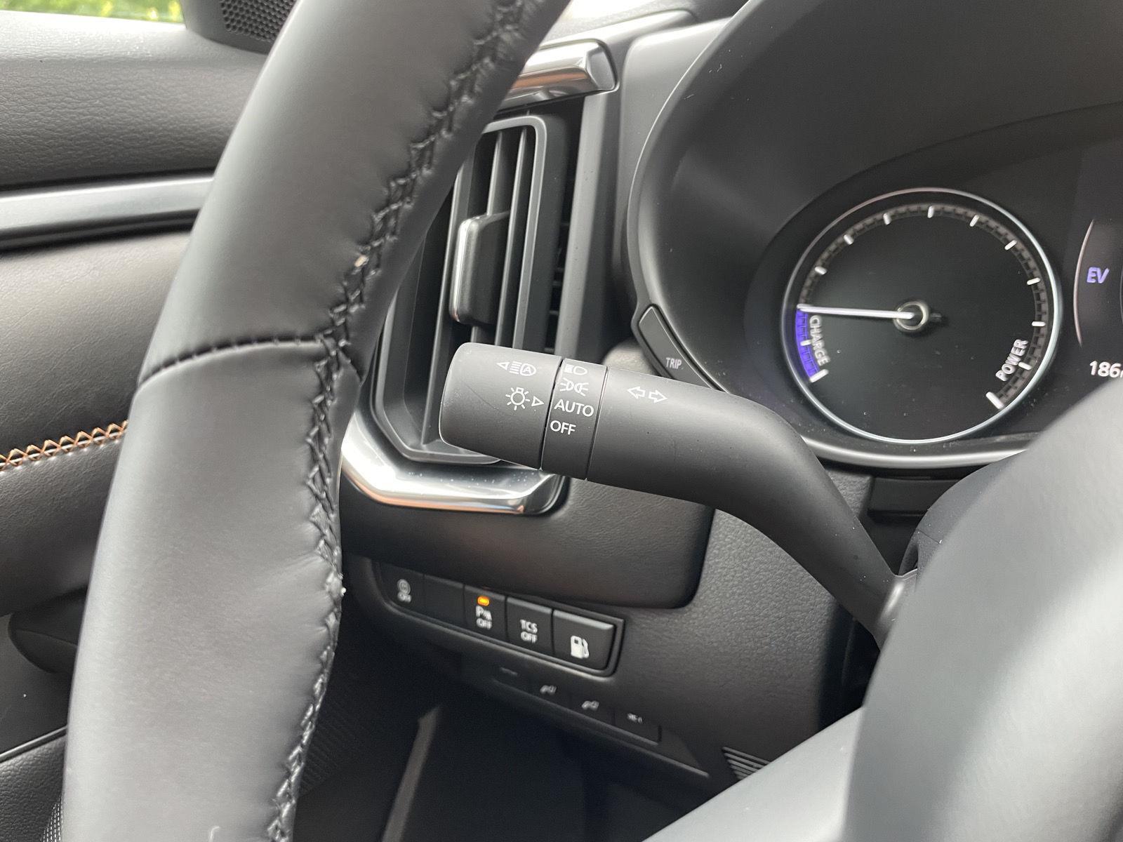 Vehicle photo 15