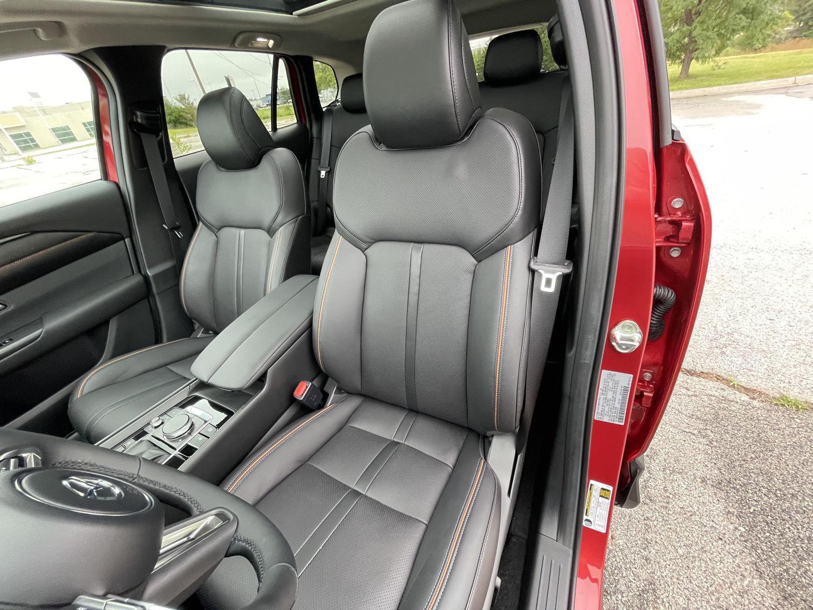 Vehicle photo 17