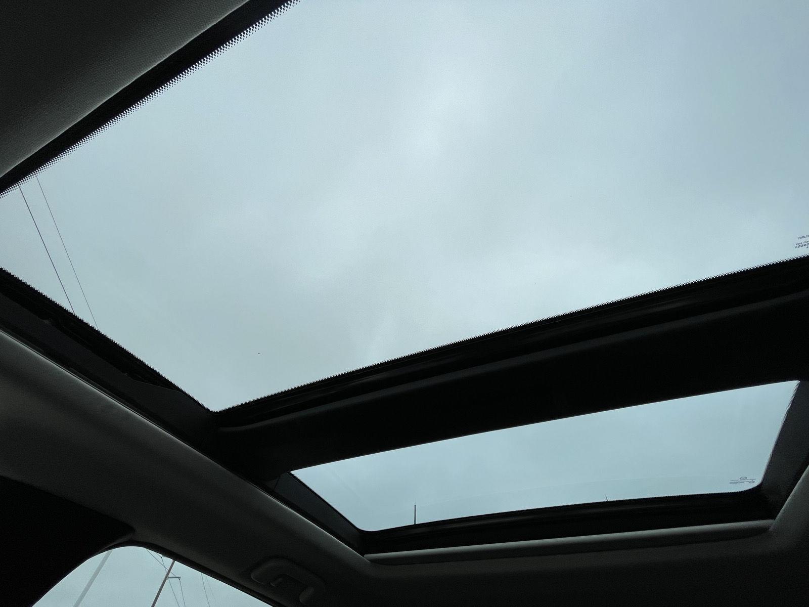 Vehicle photo 22