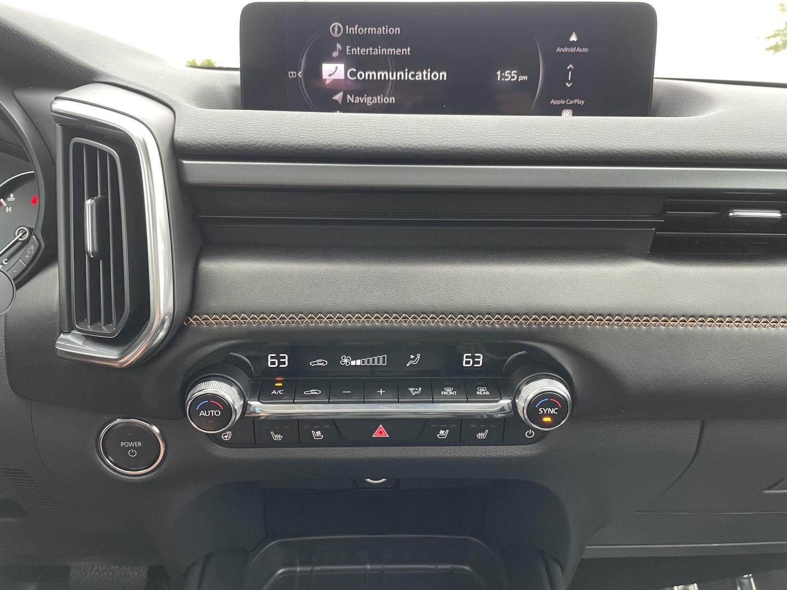 Vehicle photo 23