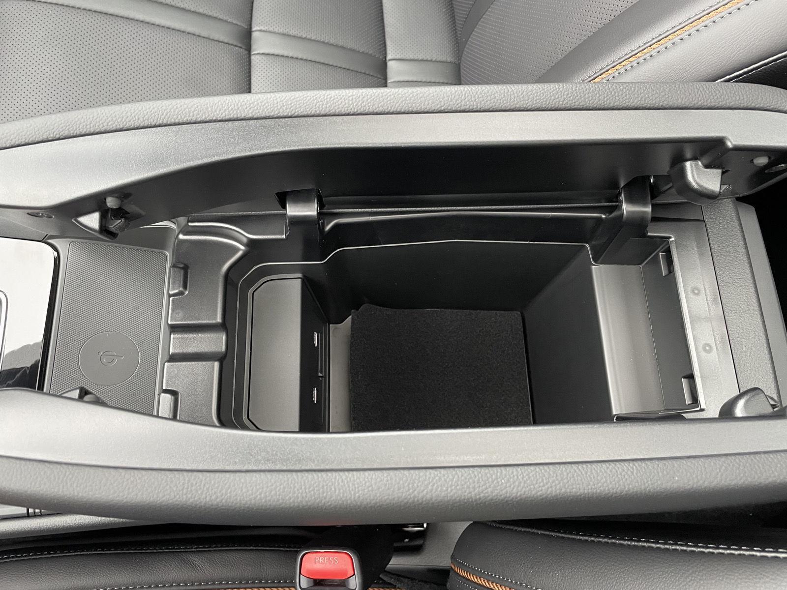 Vehicle photo 32