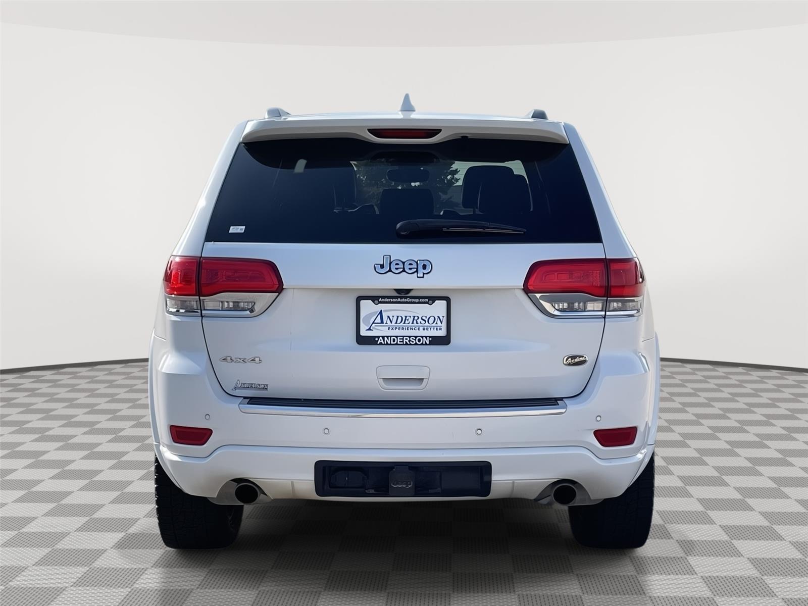 Vehicle photo 8