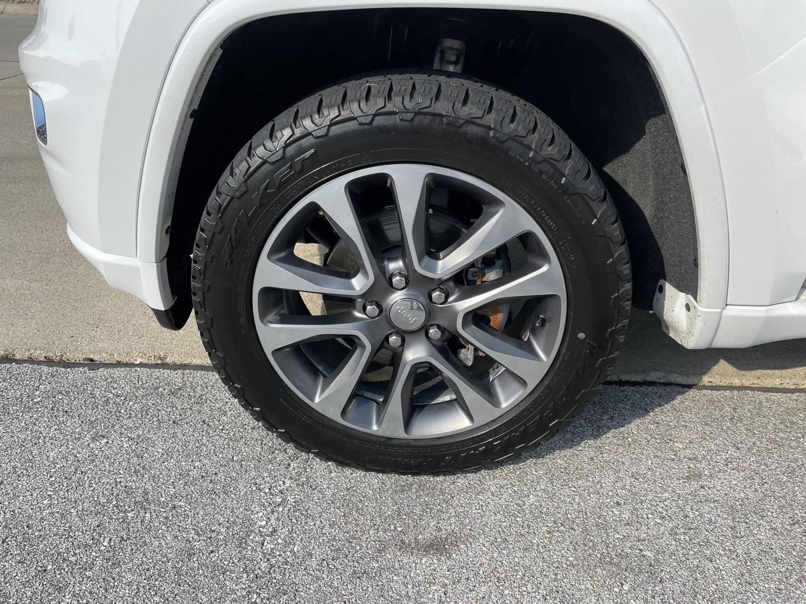 Vehicle photo 10