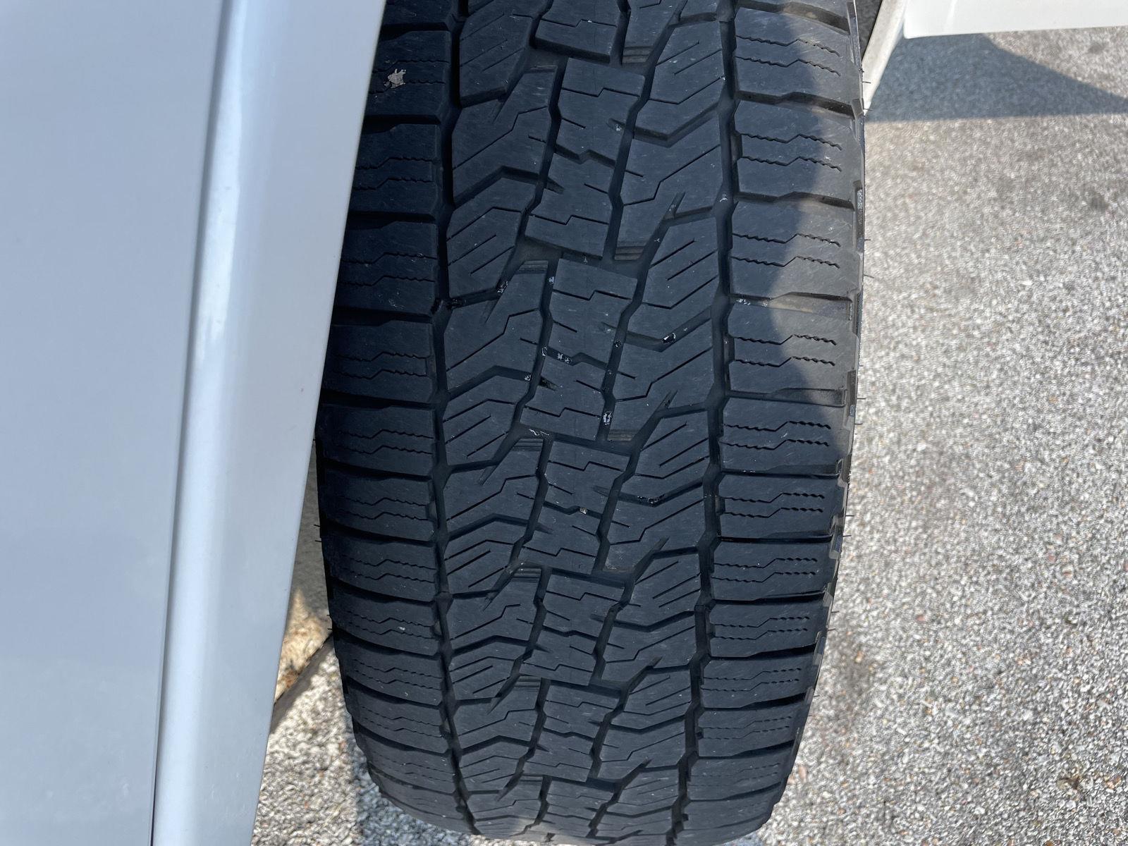 Vehicle photo 11