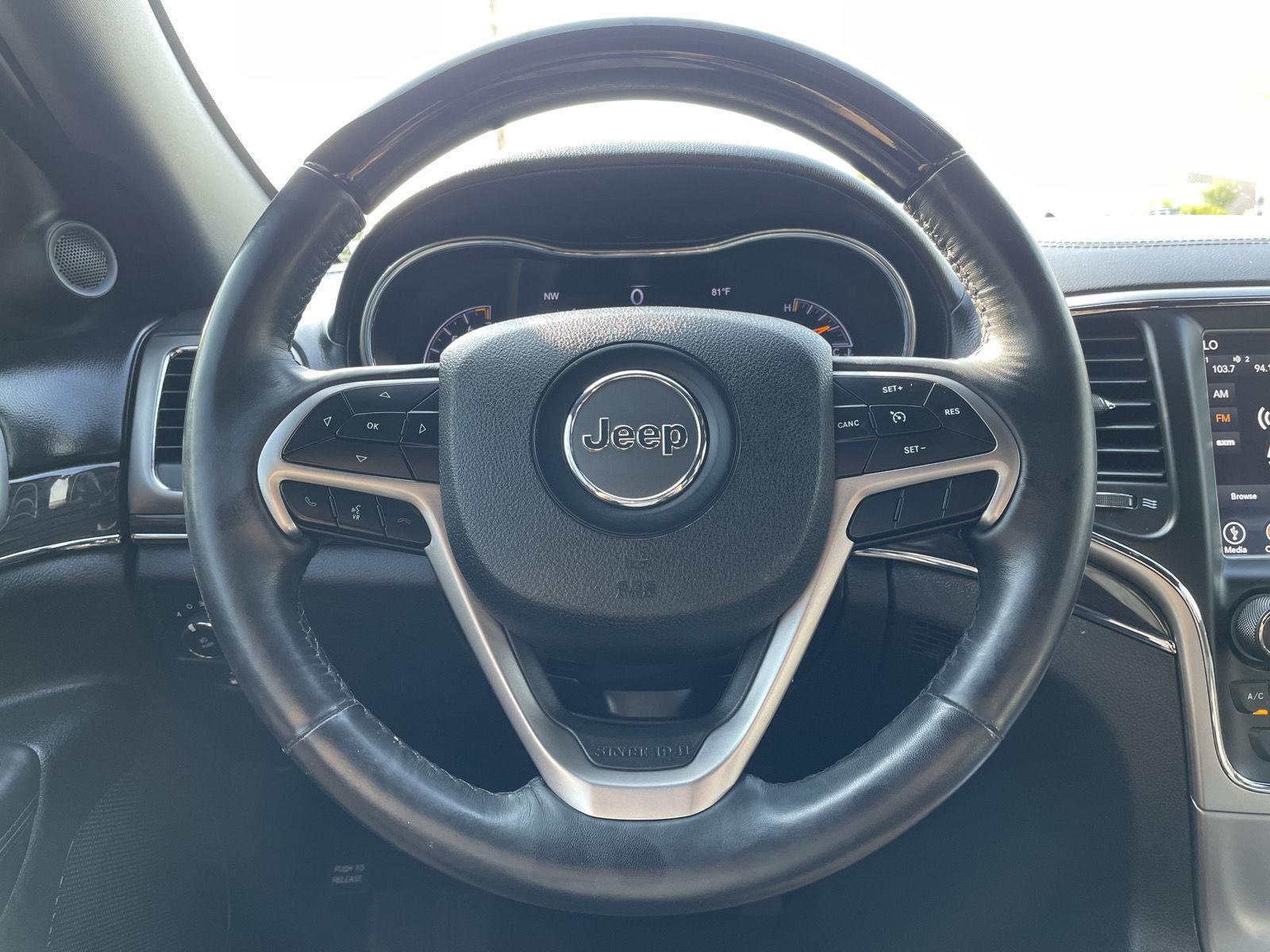 Vehicle photo 12