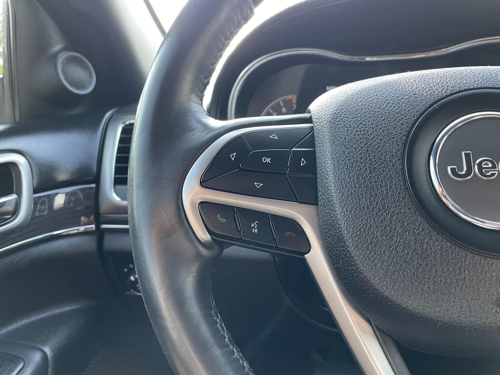 Vehicle photo 13