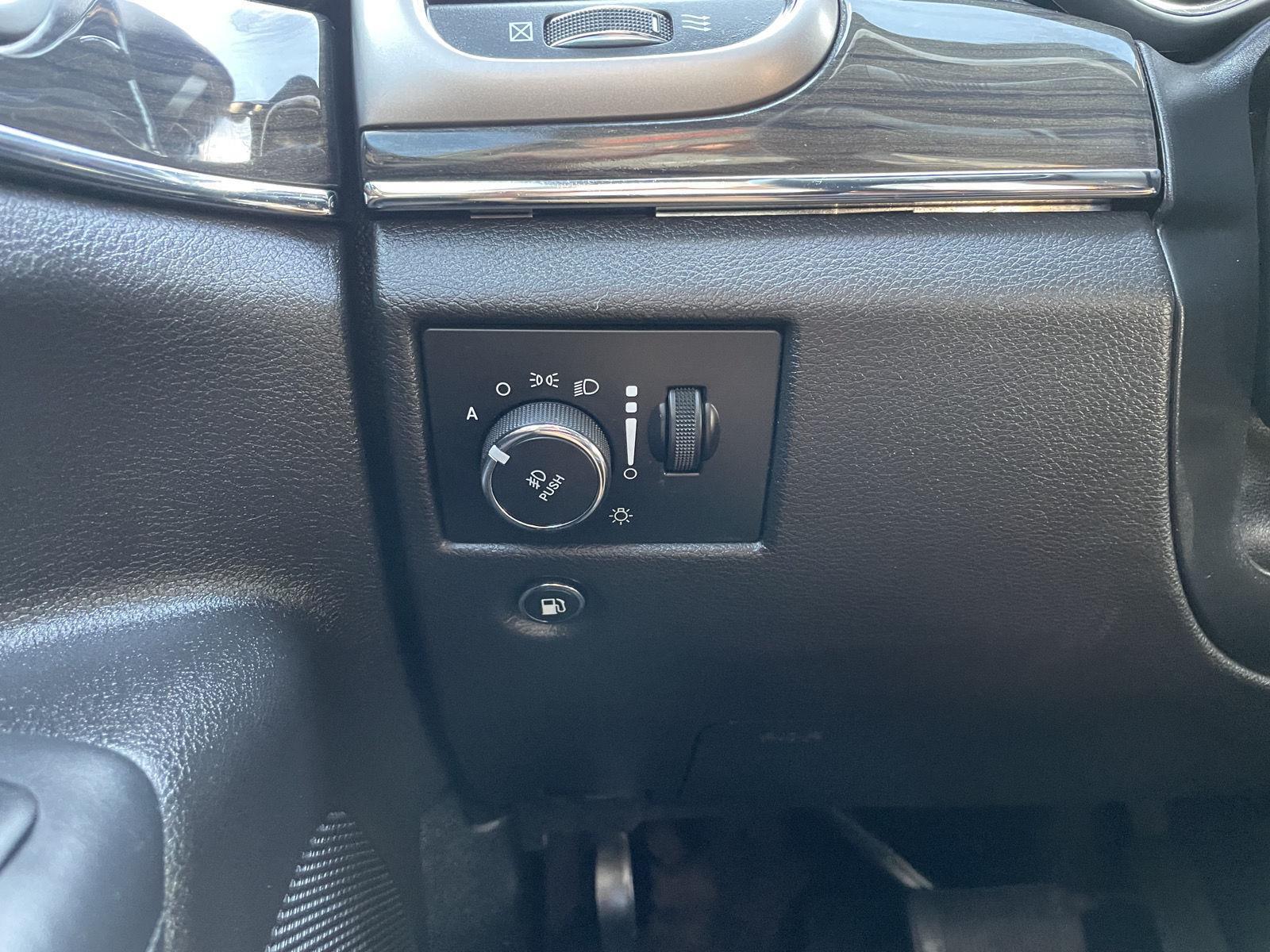 Vehicle photo 16