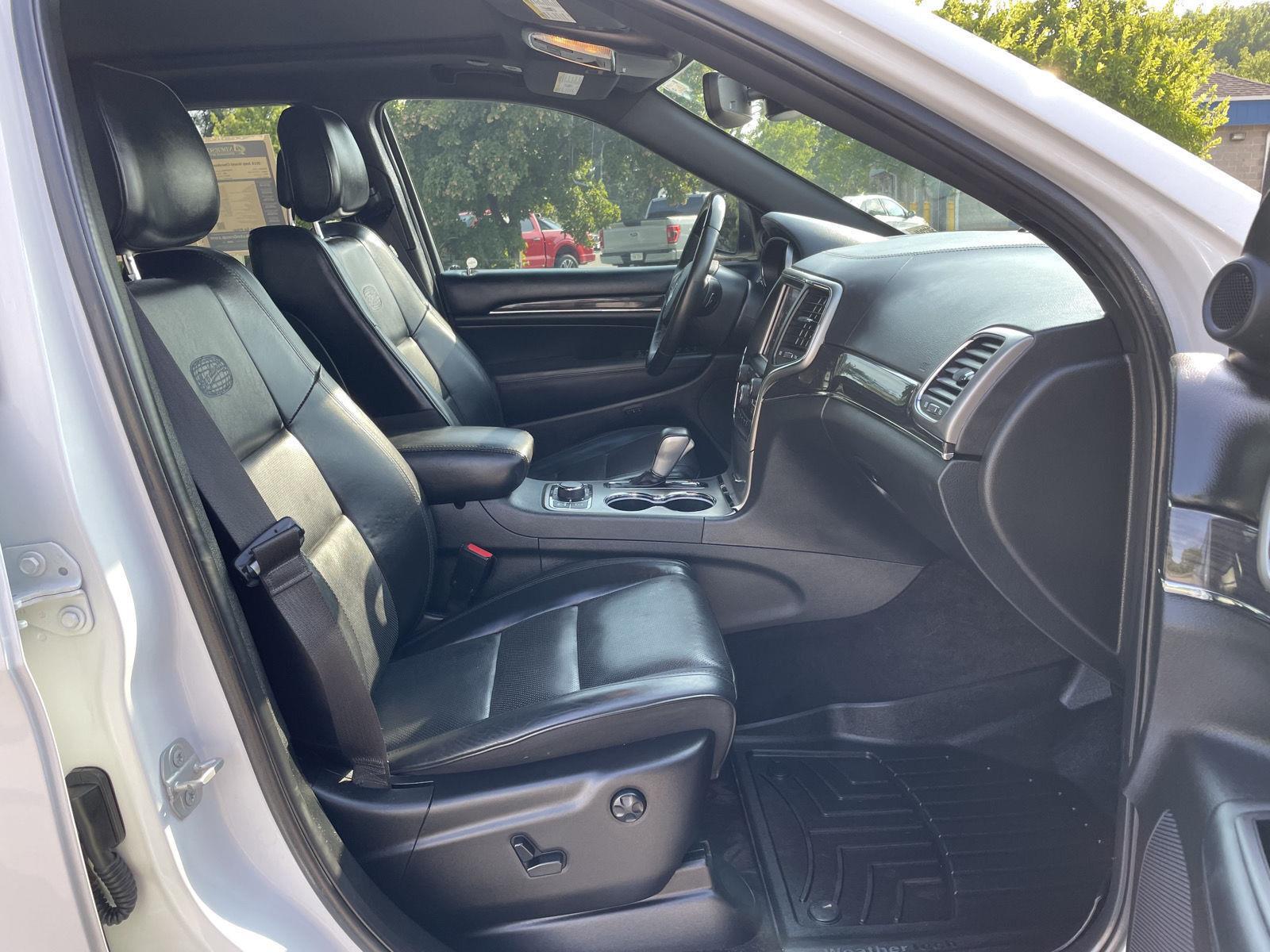 Vehicle photo 19