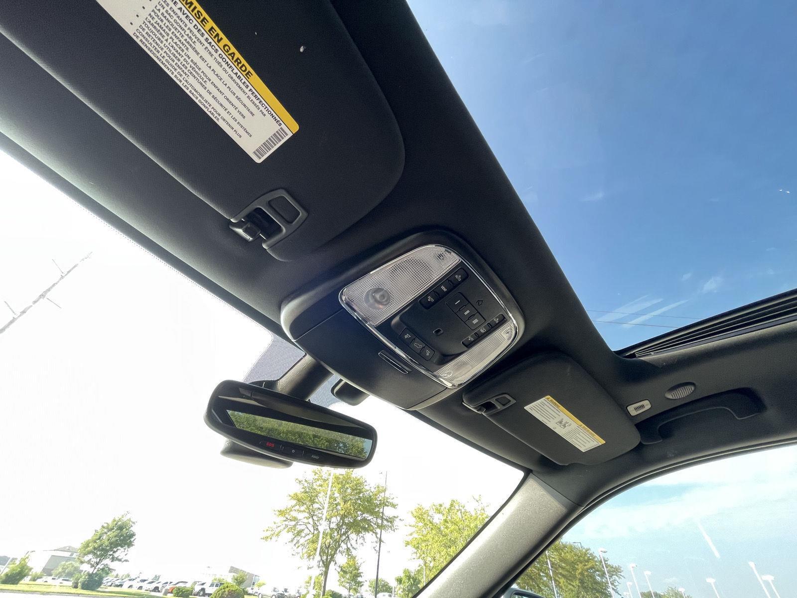 Vehicle photo 22