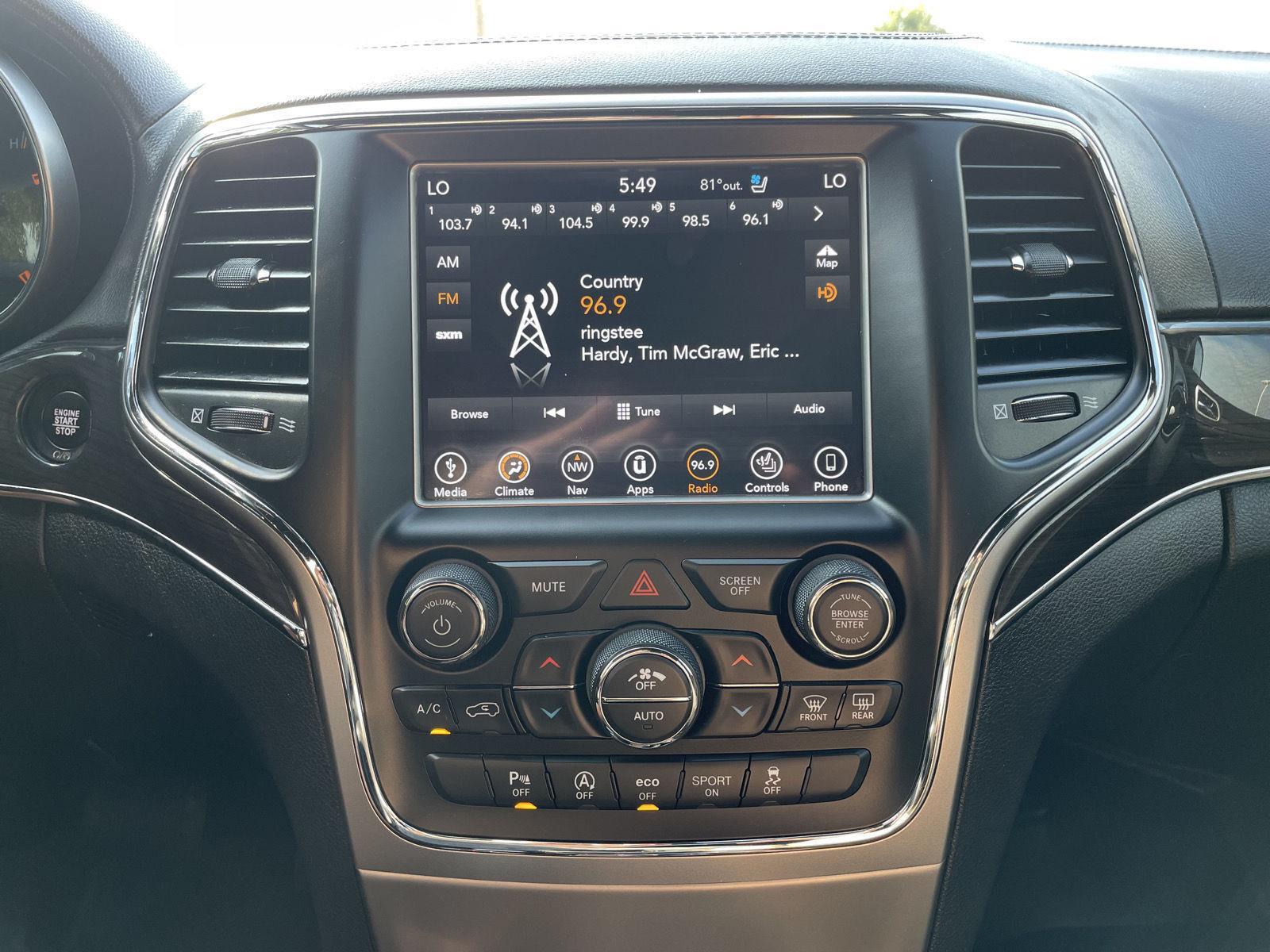Vehicle photo 24