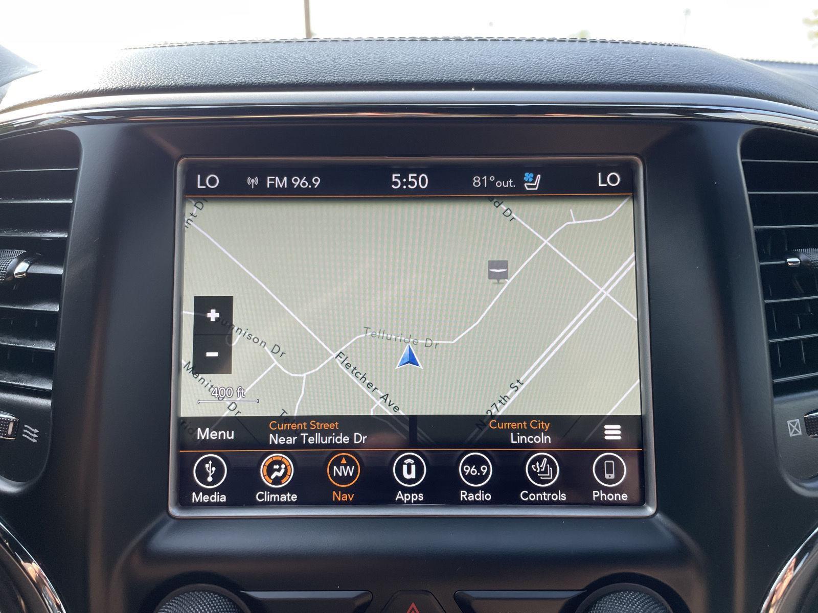 Vehicle photo 26