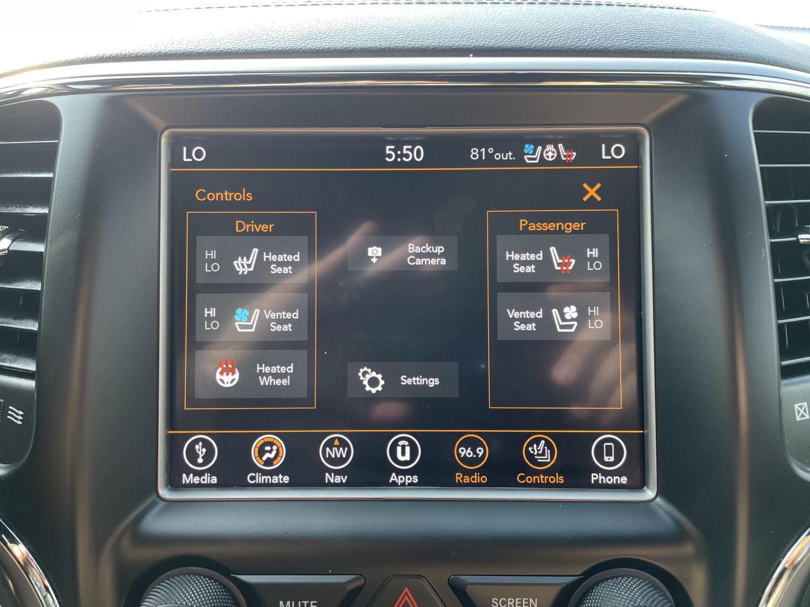 Vehicle photo 29