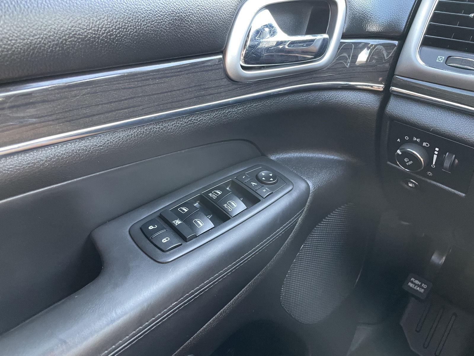 Vehicle photo 31