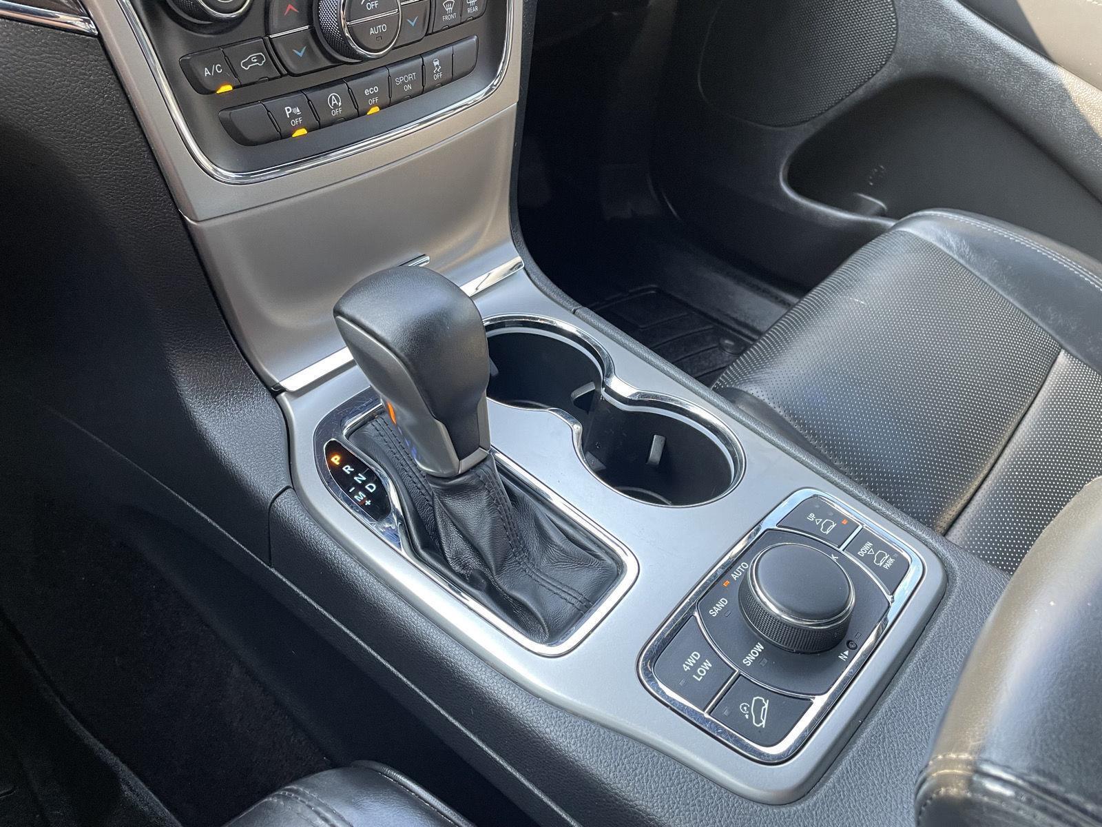 Vehicle photo 32