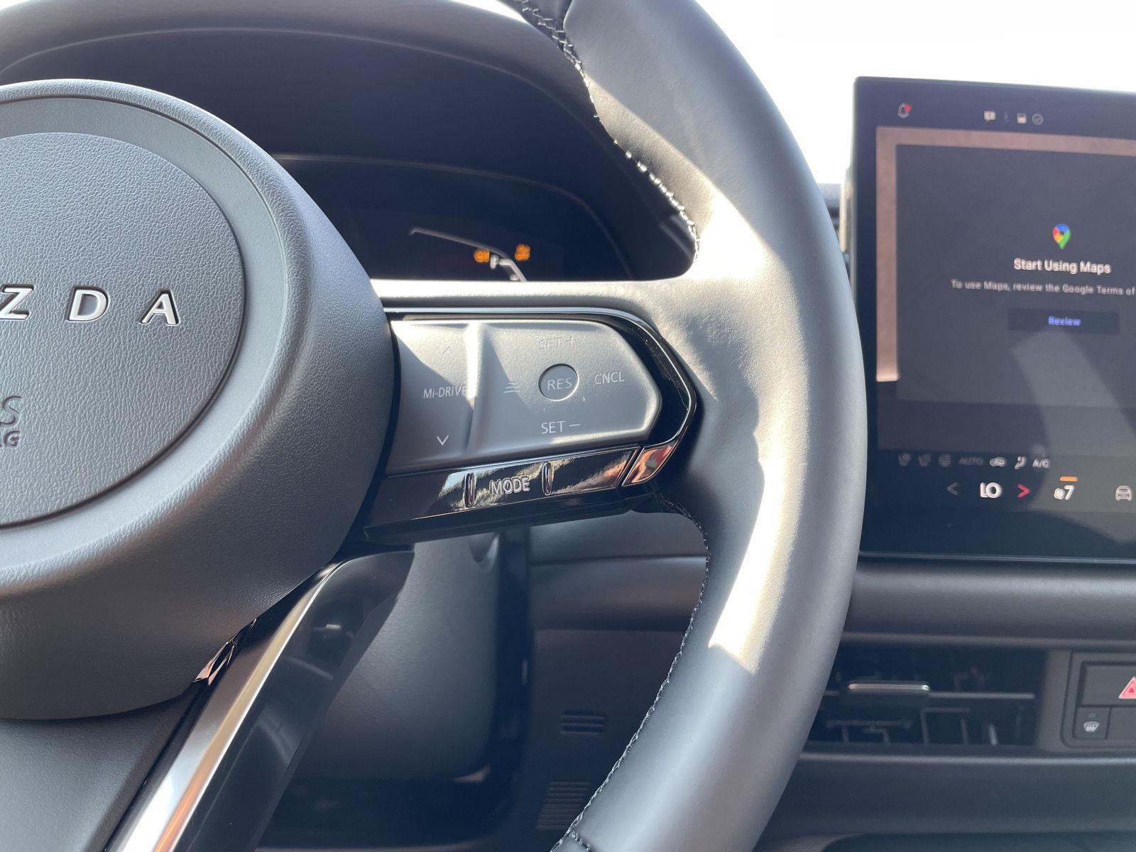 Vehicle photo 13