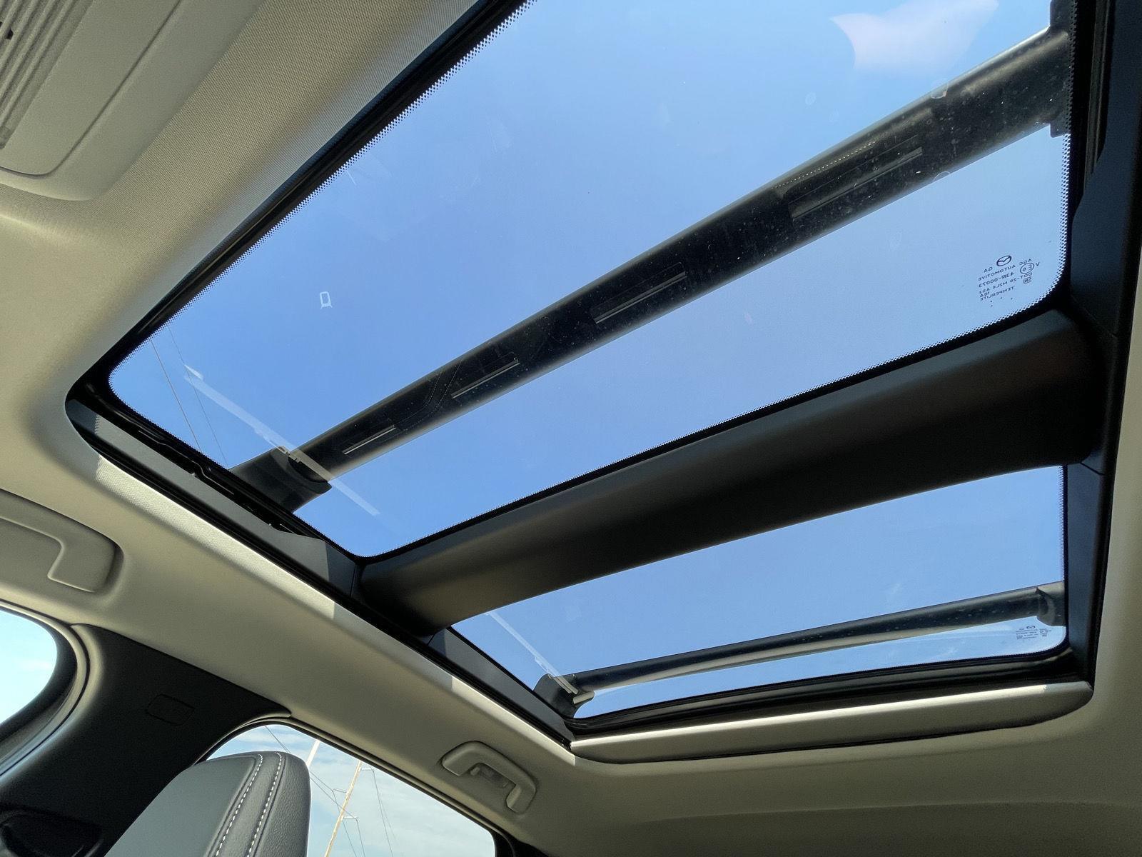 Vehicle photo 21