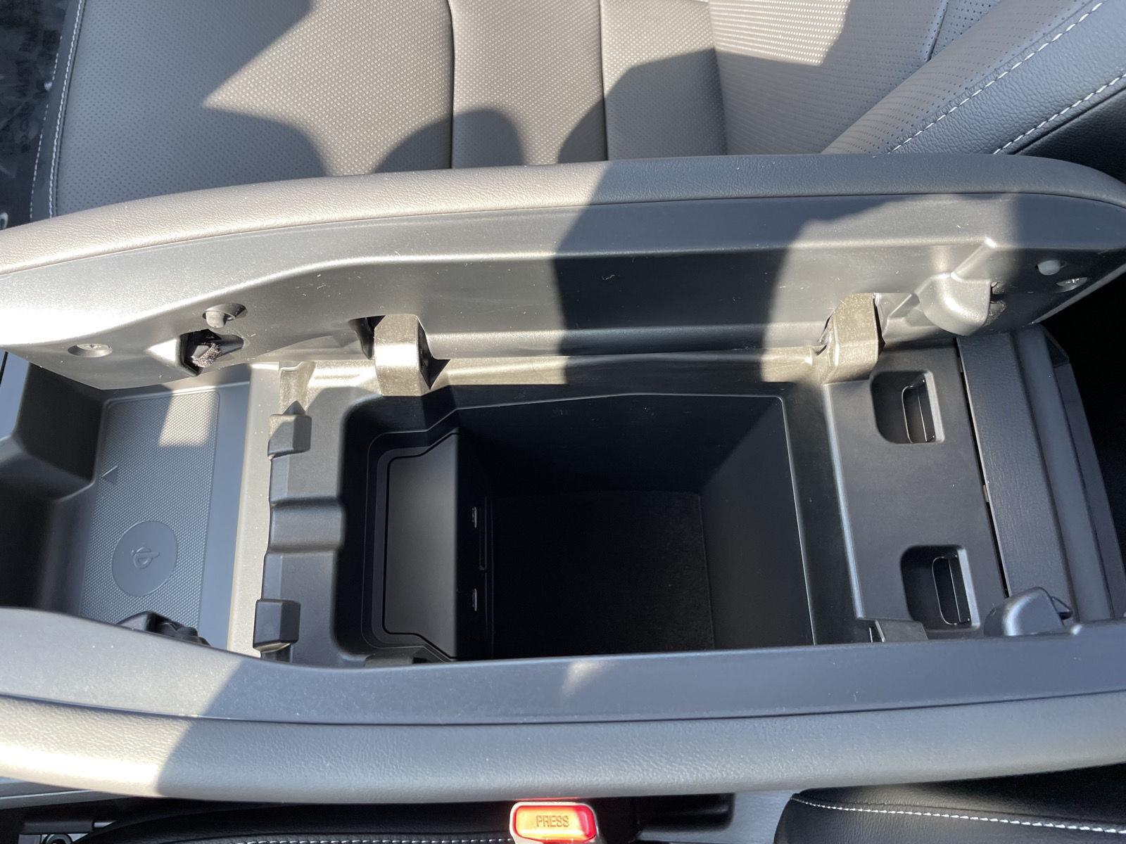 Vehicle photo 29