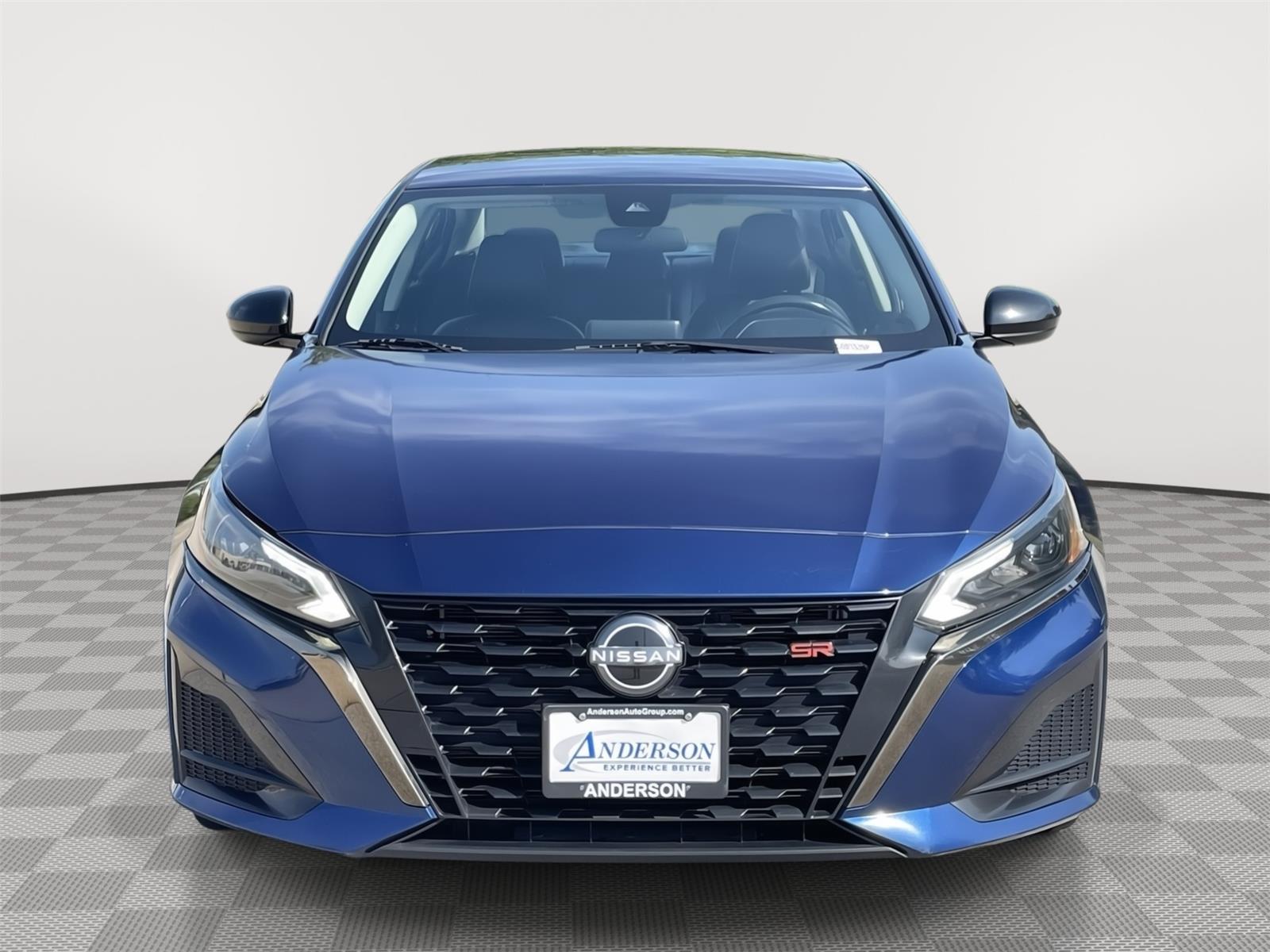 Vehicle photo 4