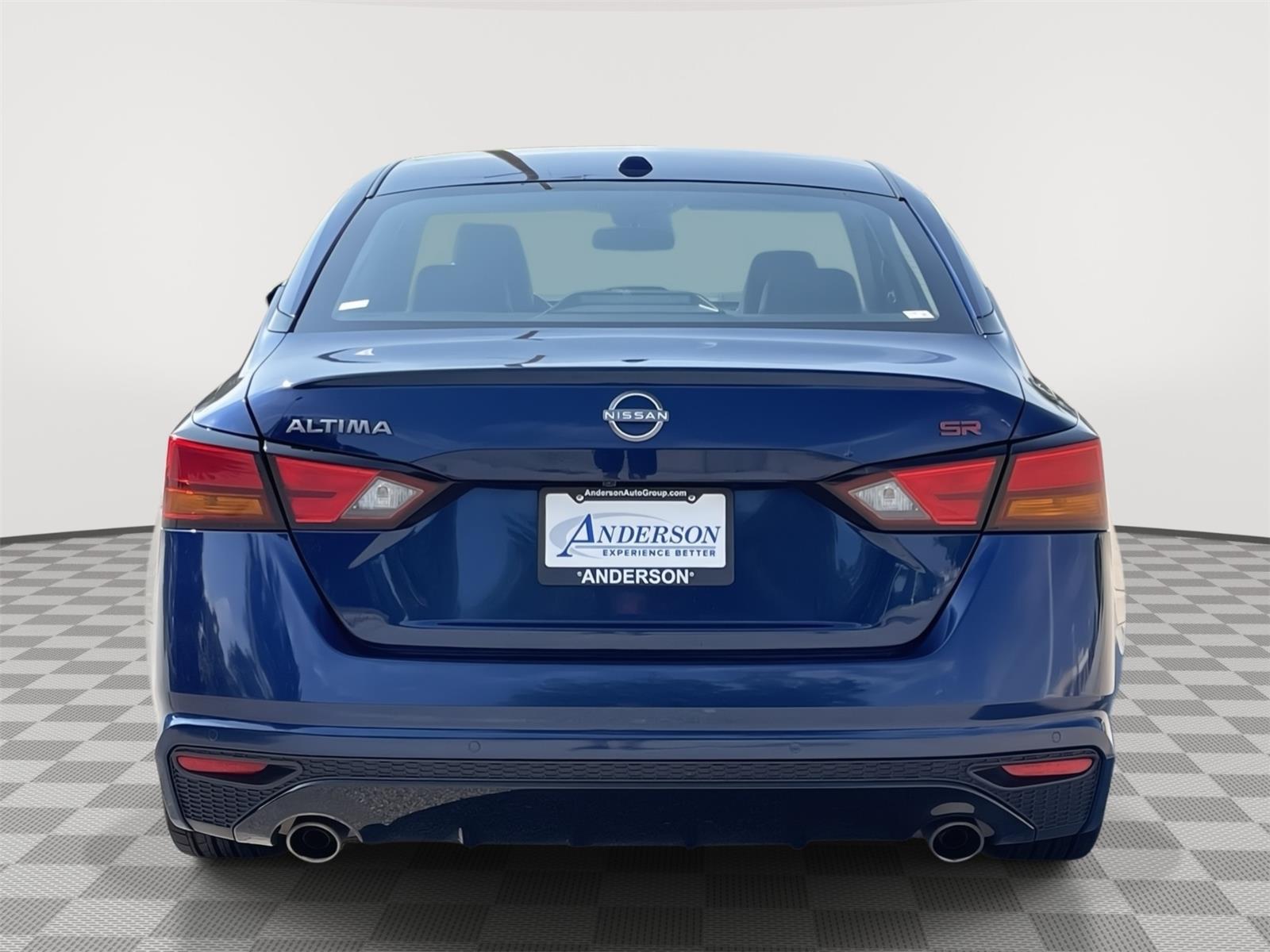 Vehicle photo 8