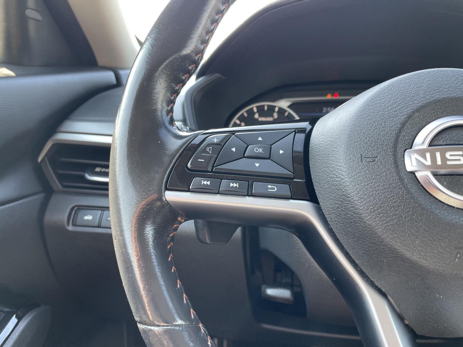 Vehicle photo 13