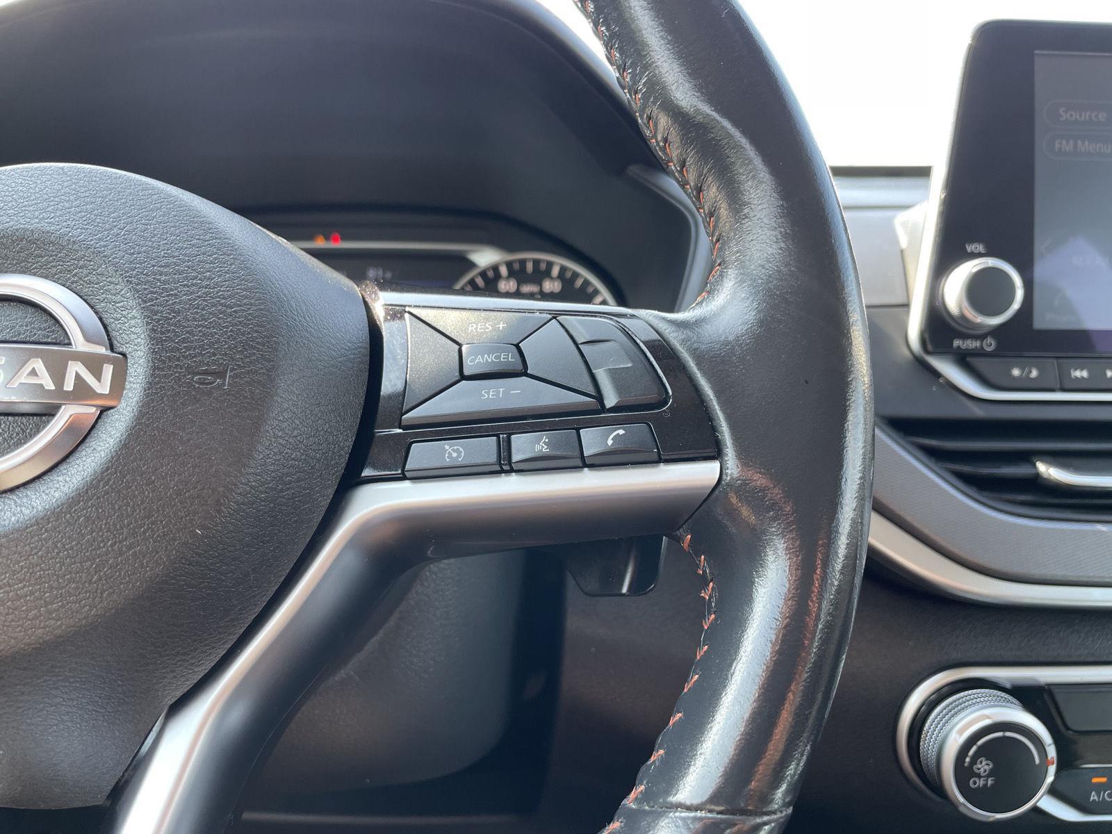 Vehicle photo 14