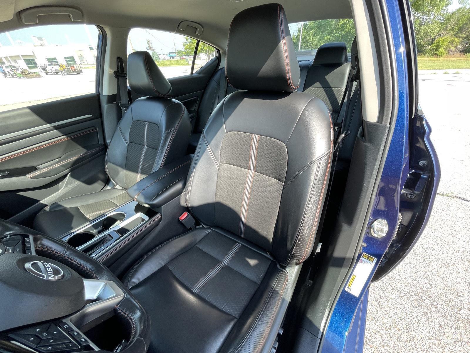Vehicle photo 18