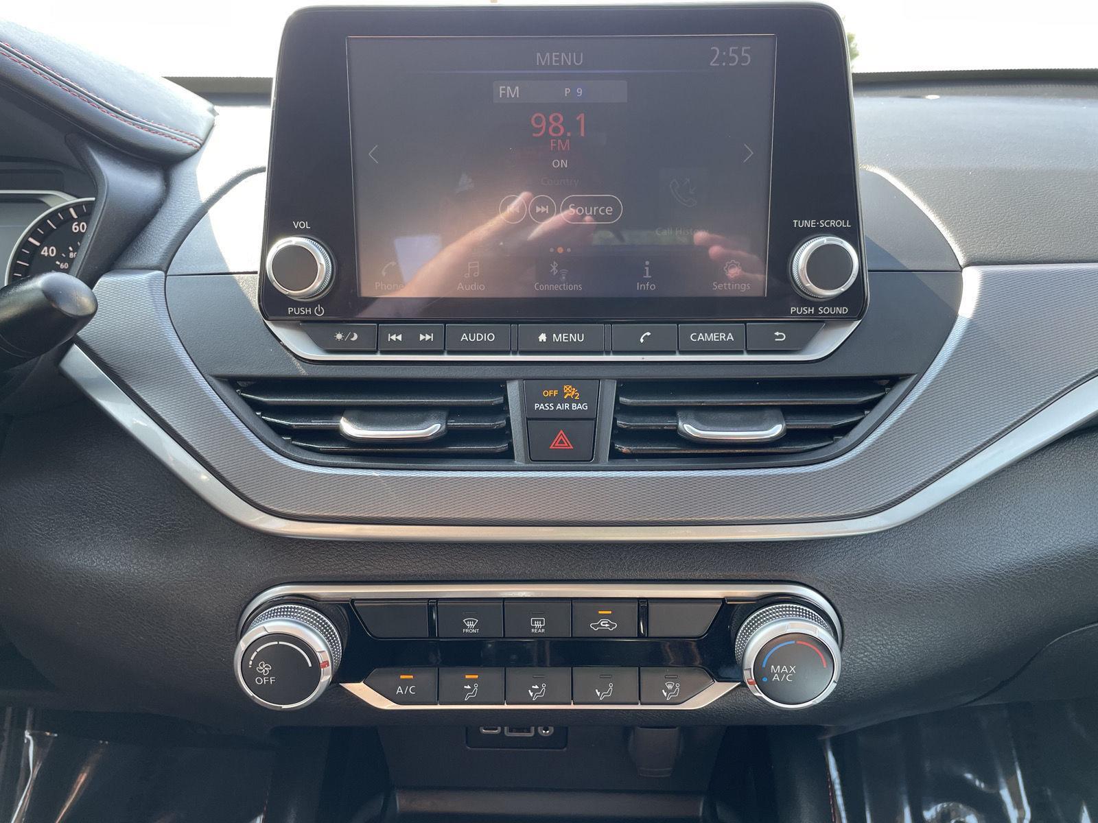 Vehicle photo 22