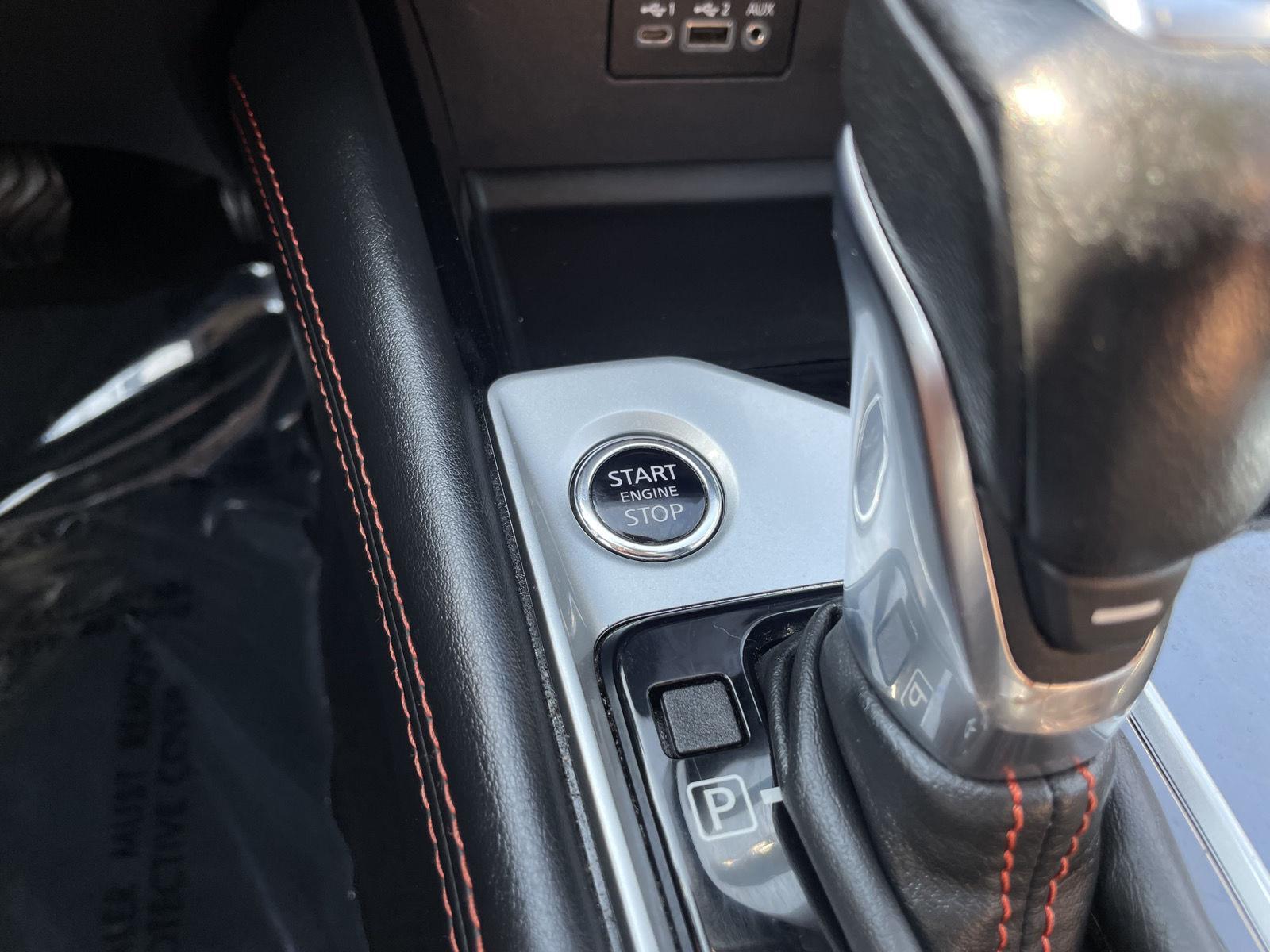 Vehicle photo 24