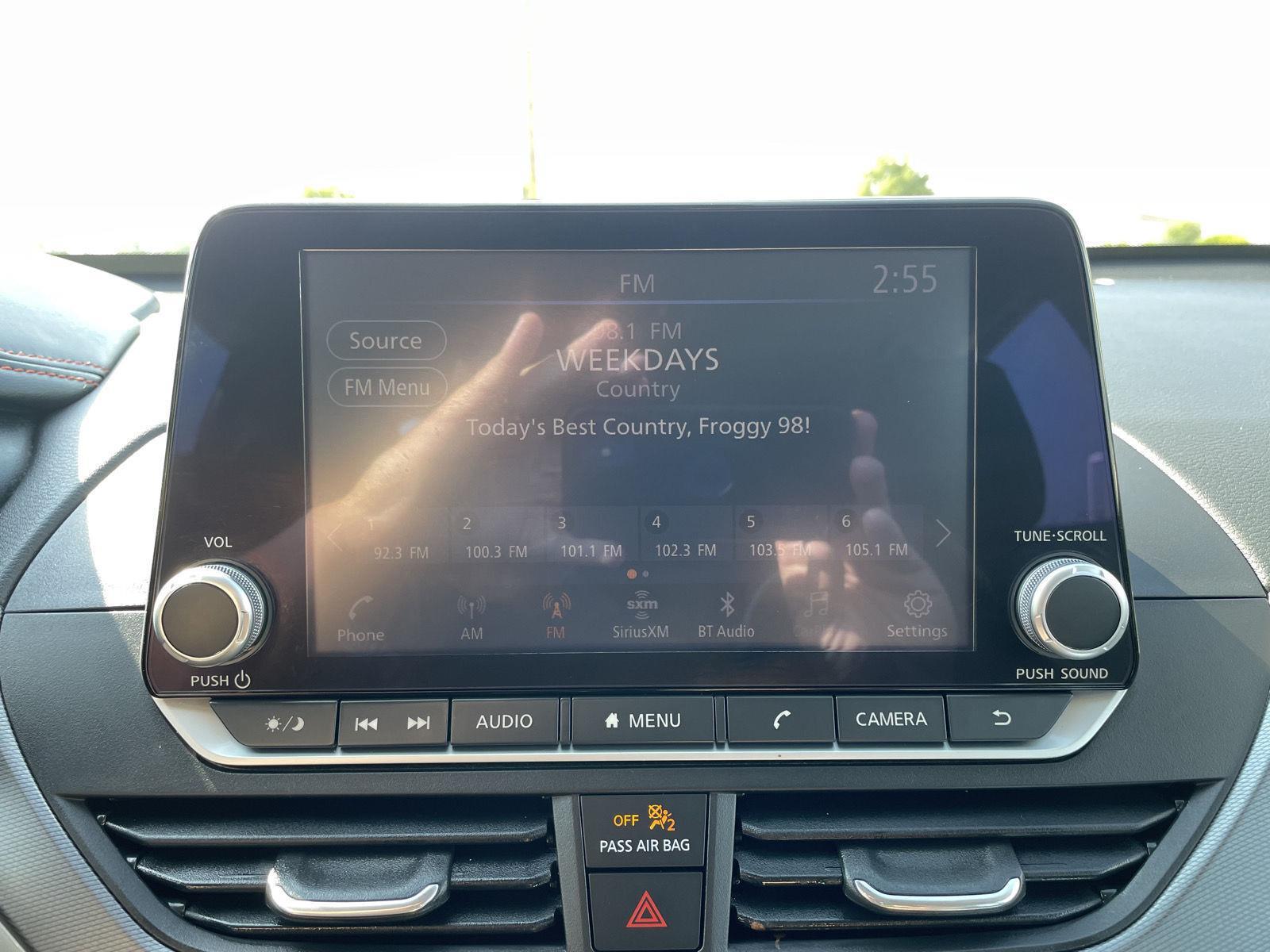Vehicle photo 25