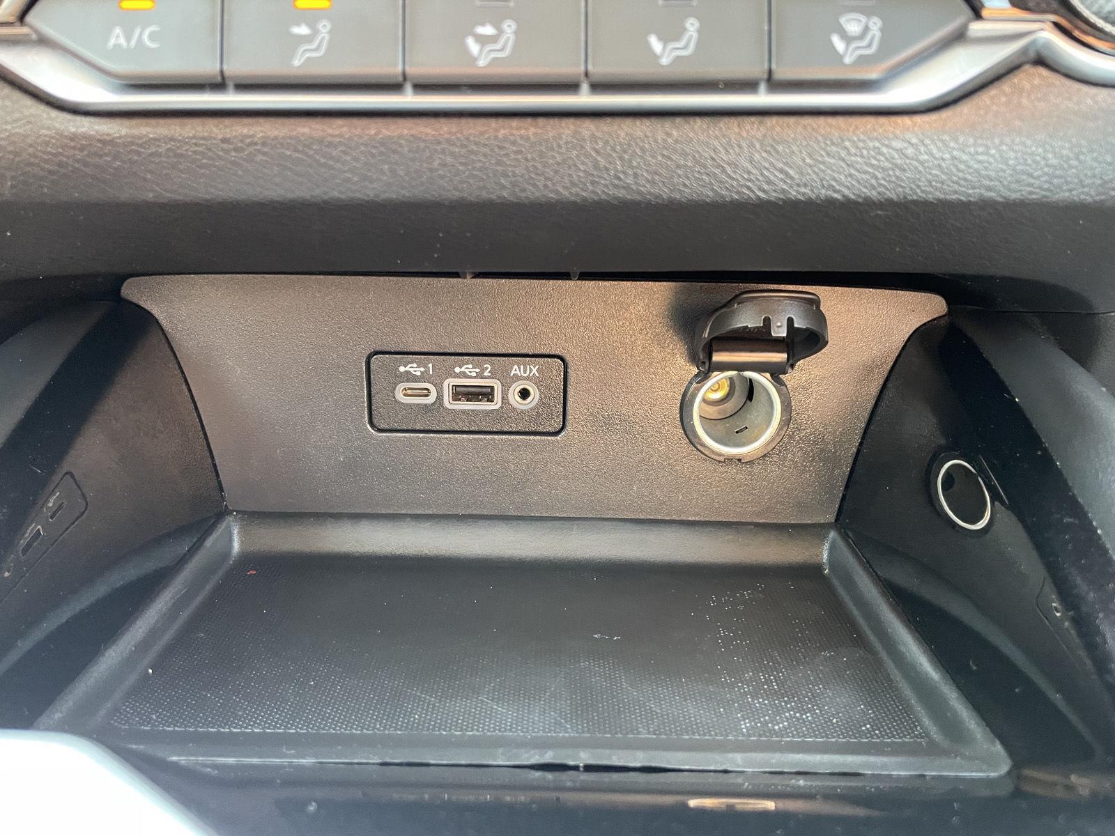 Vehicle photo 27