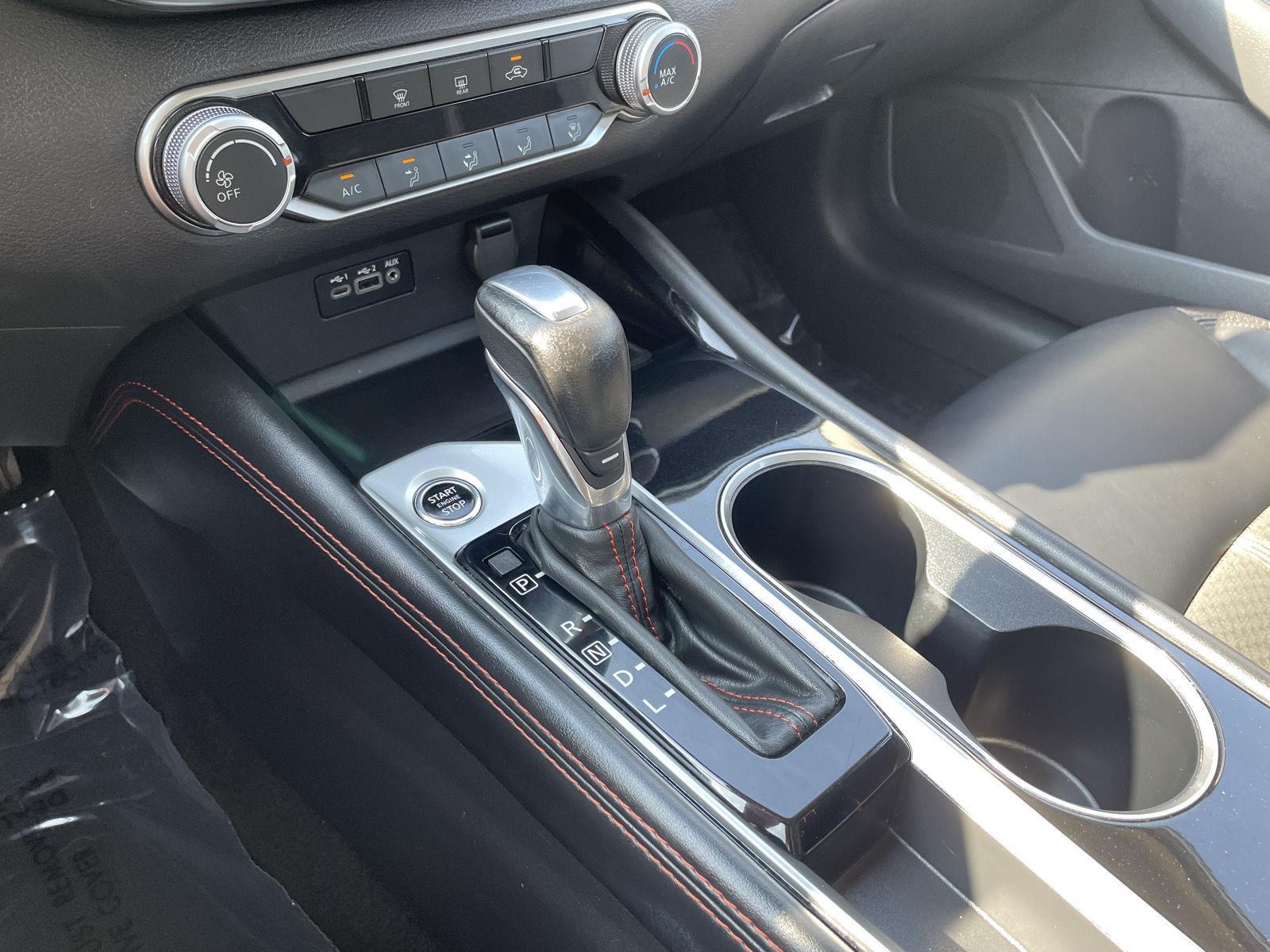 Vehicle photo 29