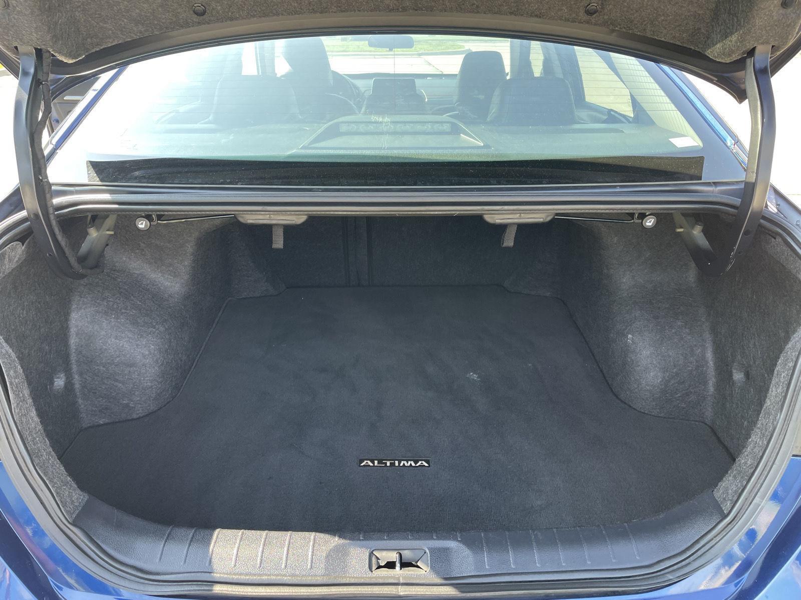 Vehicle photo 34